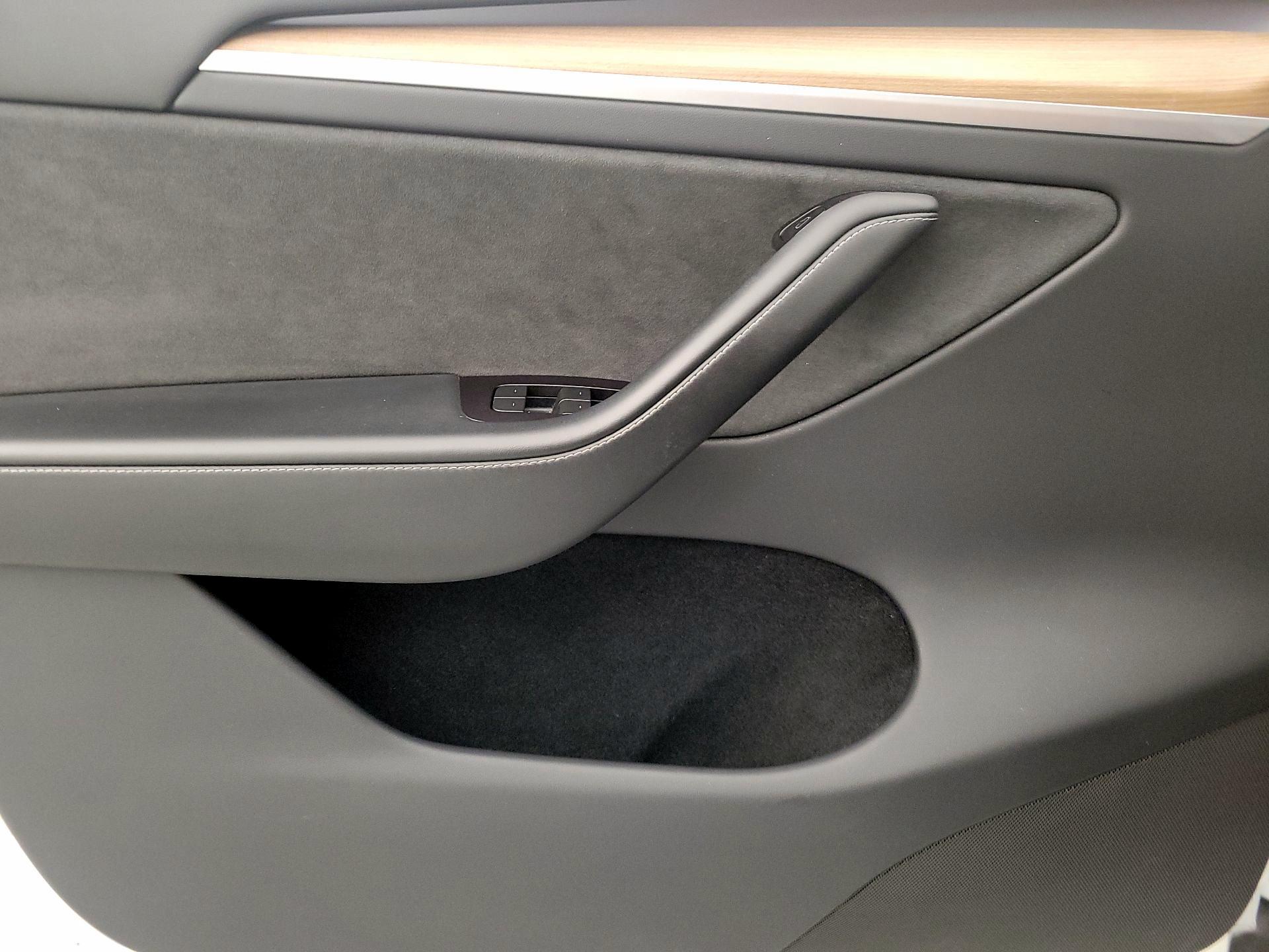 Thumbnail: 2023 Tesla Model Y - 12