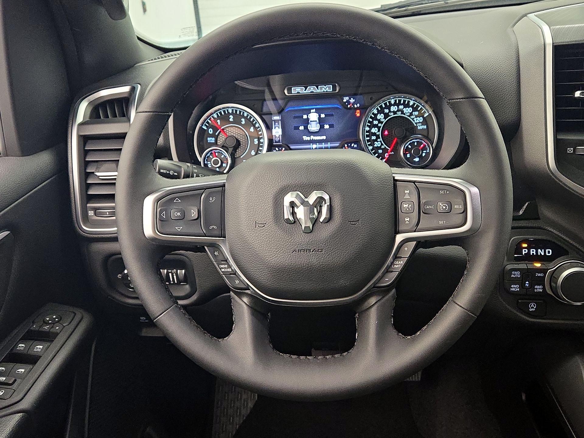 Thumbnail: 2025 RAM 1500 - 10