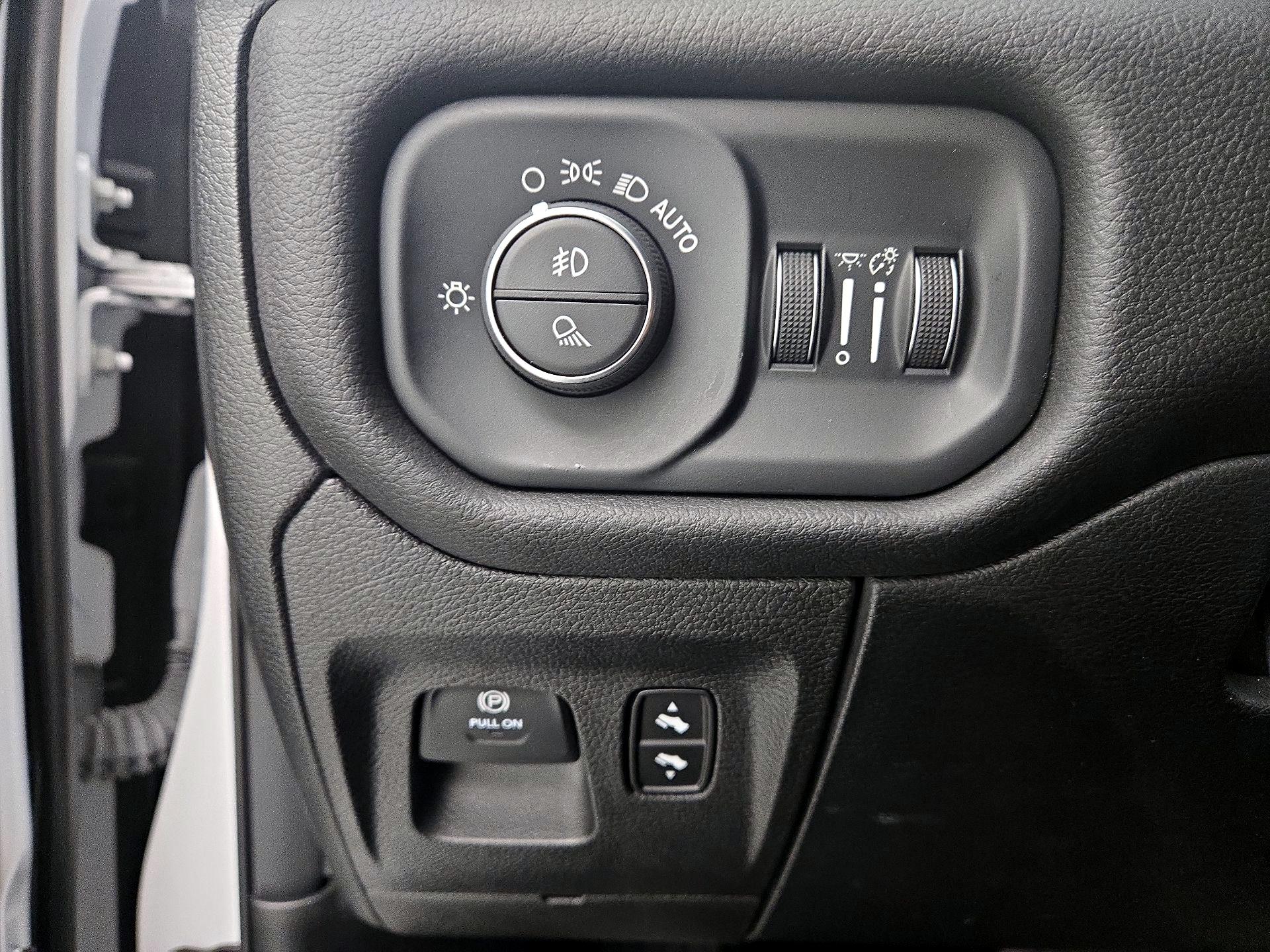 Thumbnail: 2025 RAM 1500 - 13