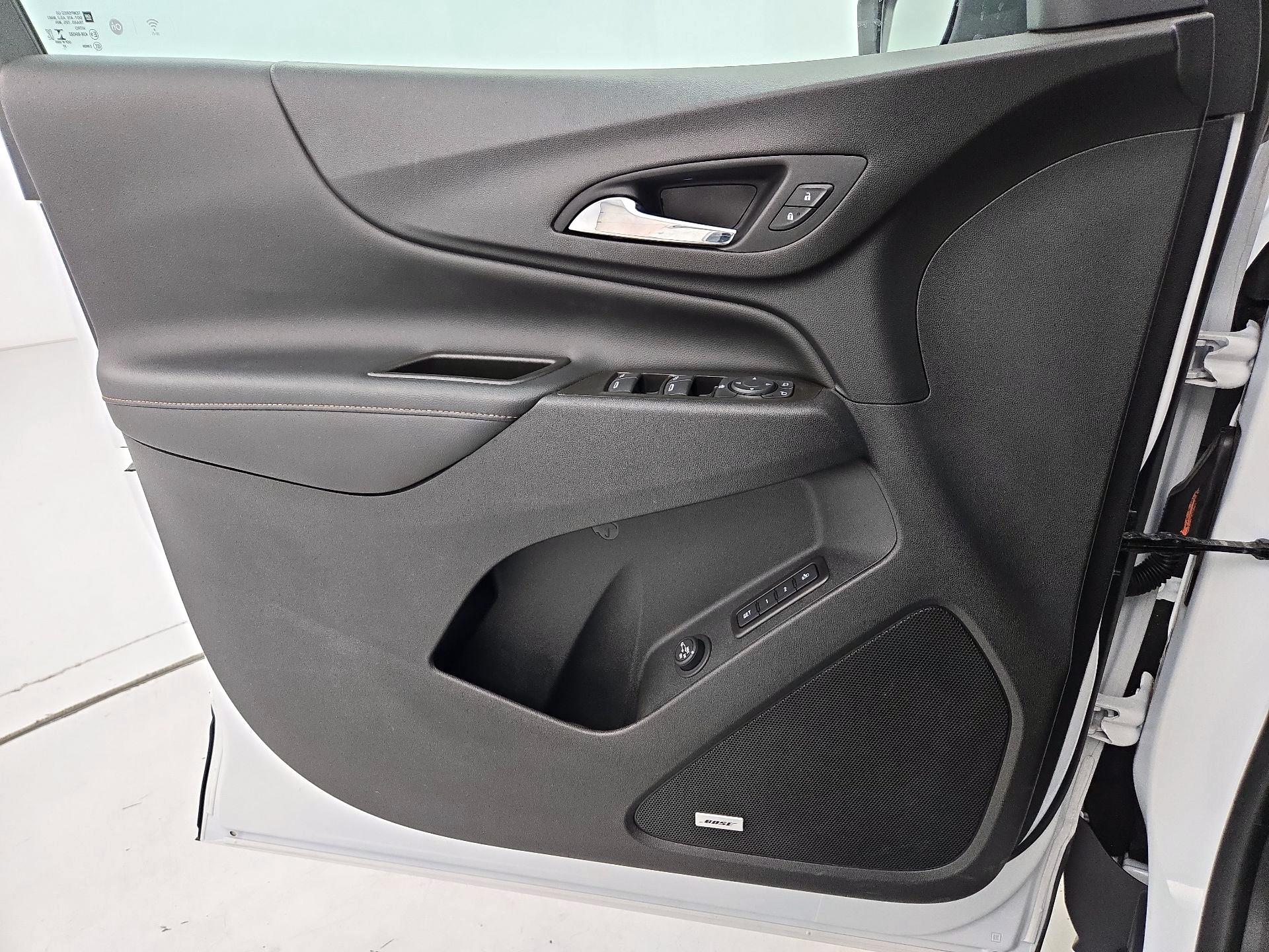 Thumbnail: 2020 Chevrolet Equinox - 10