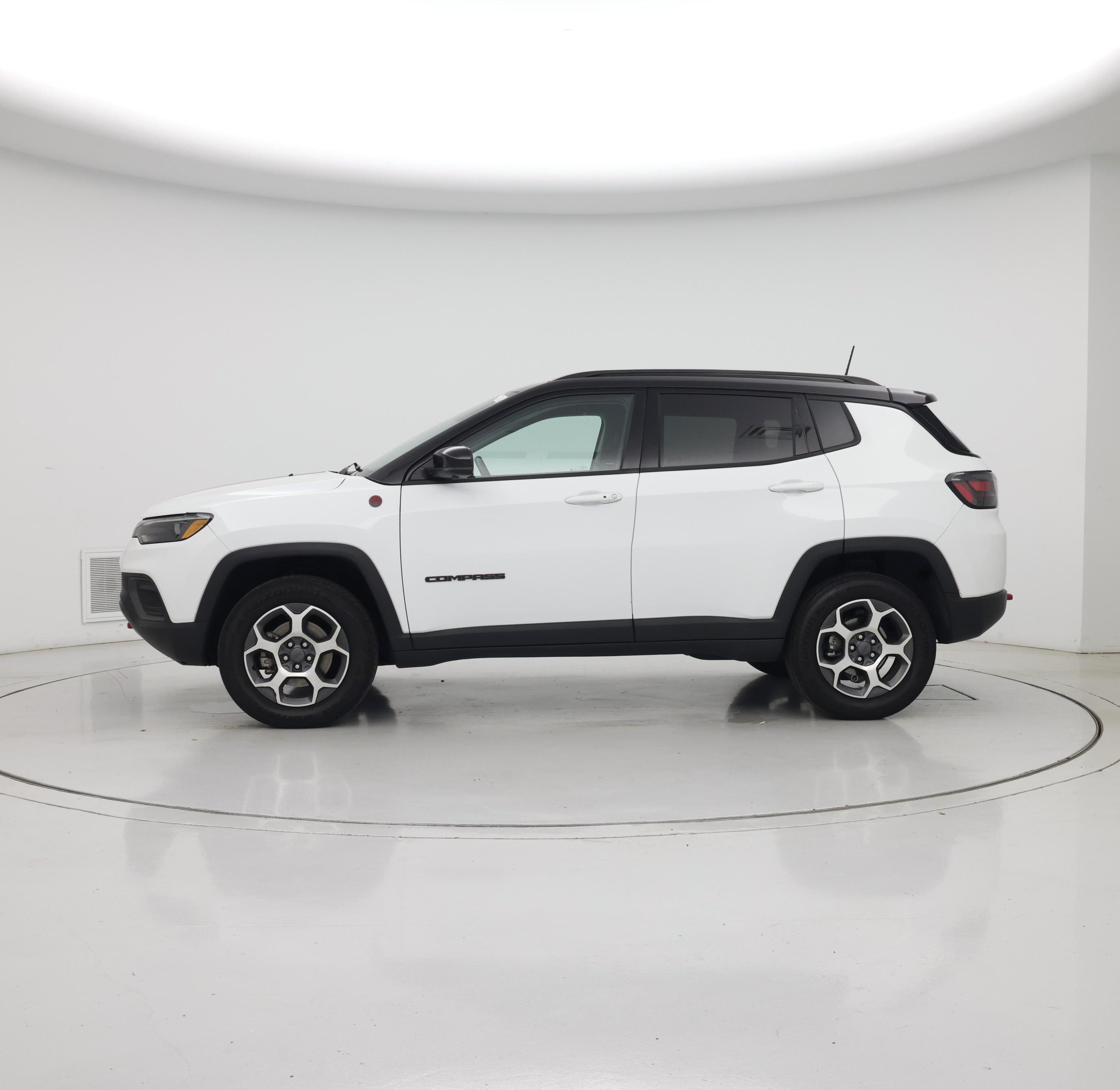 Thumbnail: 2022 Jeep Compass - 3