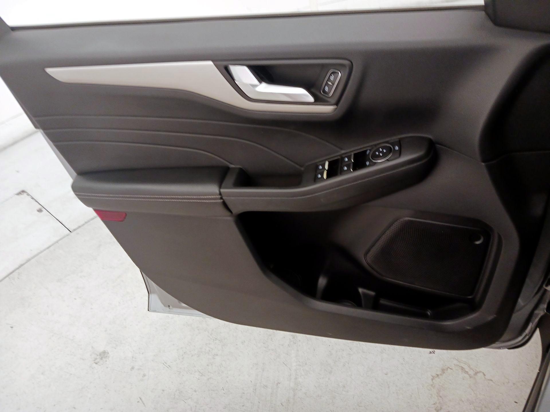 Thumbnail: 2021 Ford Escape - 12