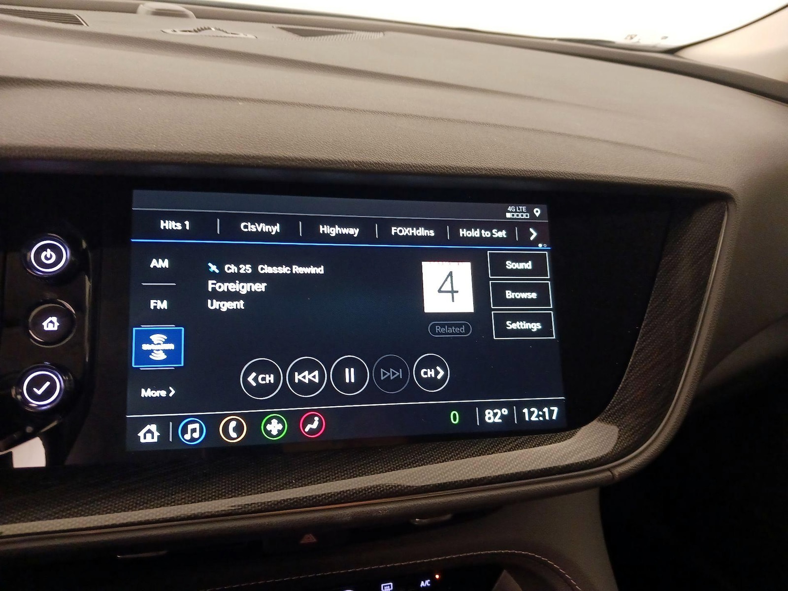 2023 Buick Envision Essence - Photo 16