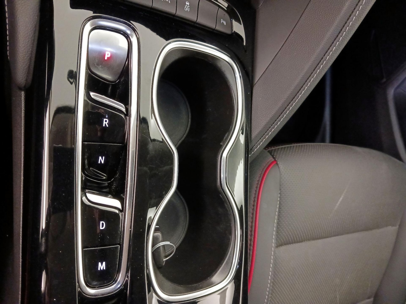 2023 Buick Envision Essence - Photo 18