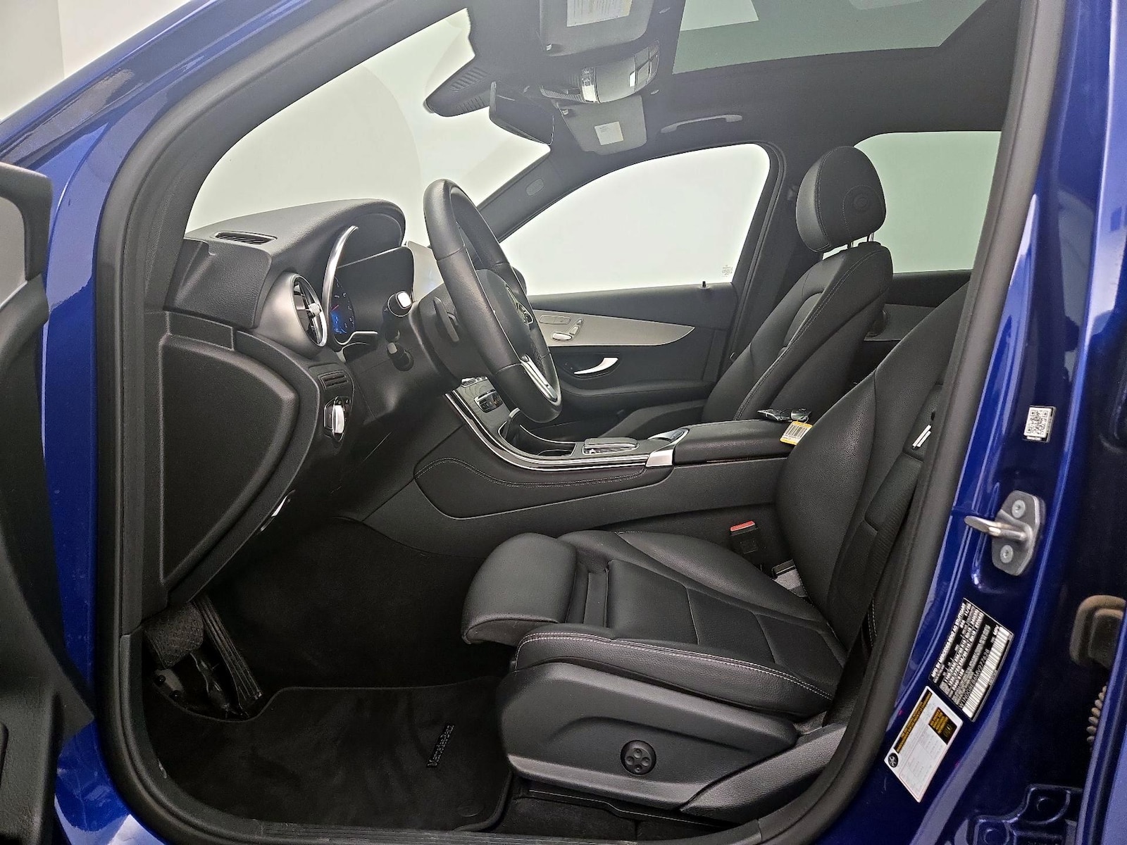 2021 Mercedes-Benz GLC GLC300 - Photo 10