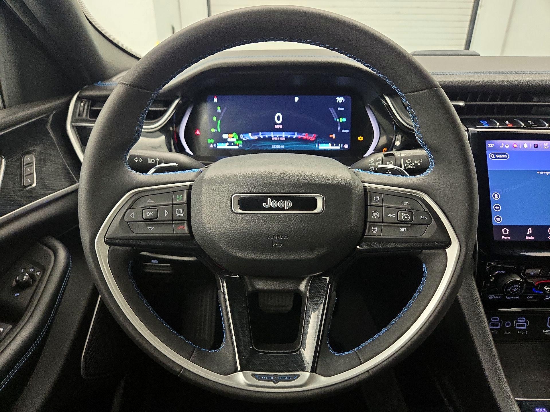 Thumbnail: 2023 Jeep Grand Cherokee - 10