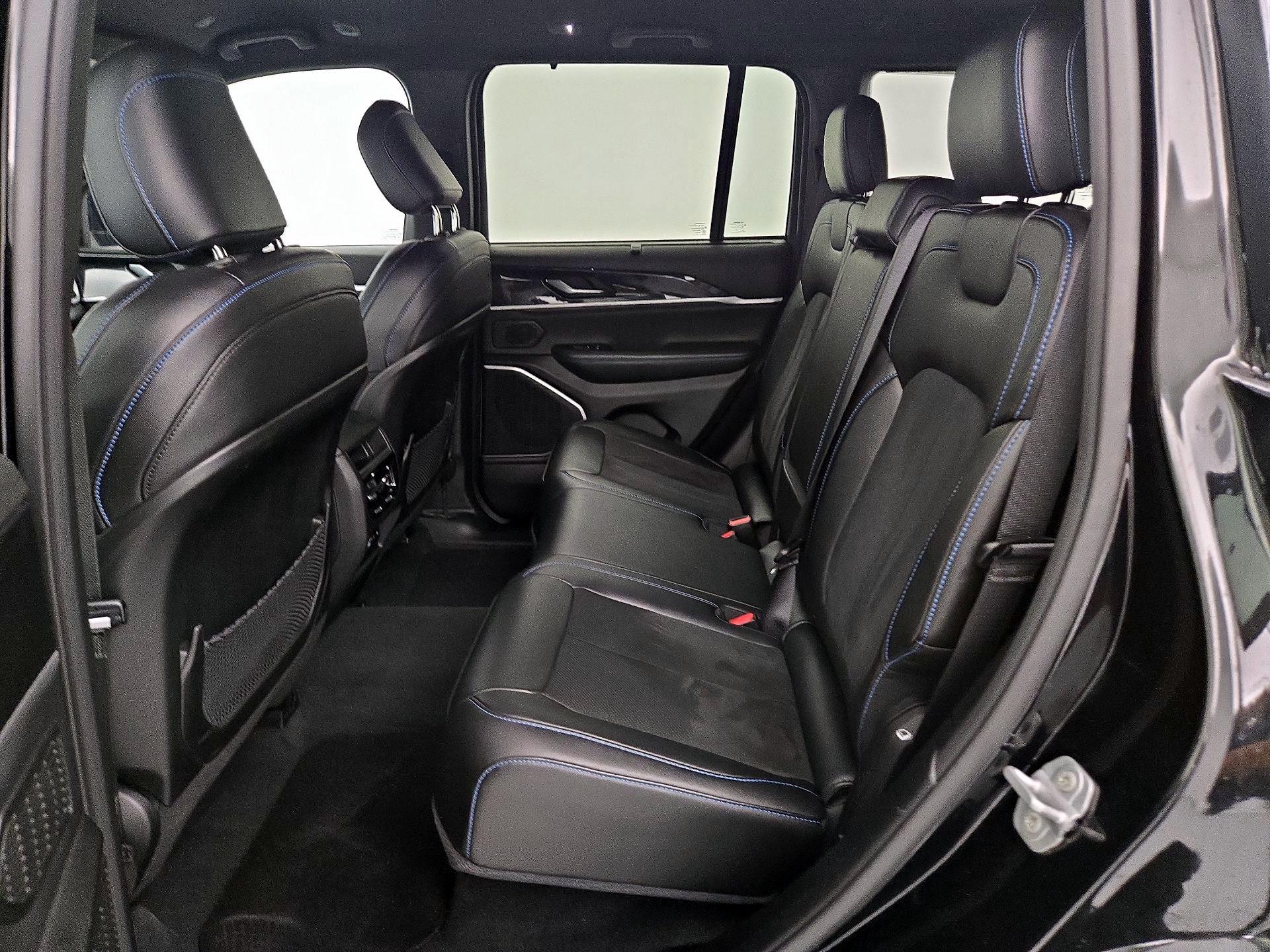 Thumbnail: 2023 Jeep Grand Cherokee - 20