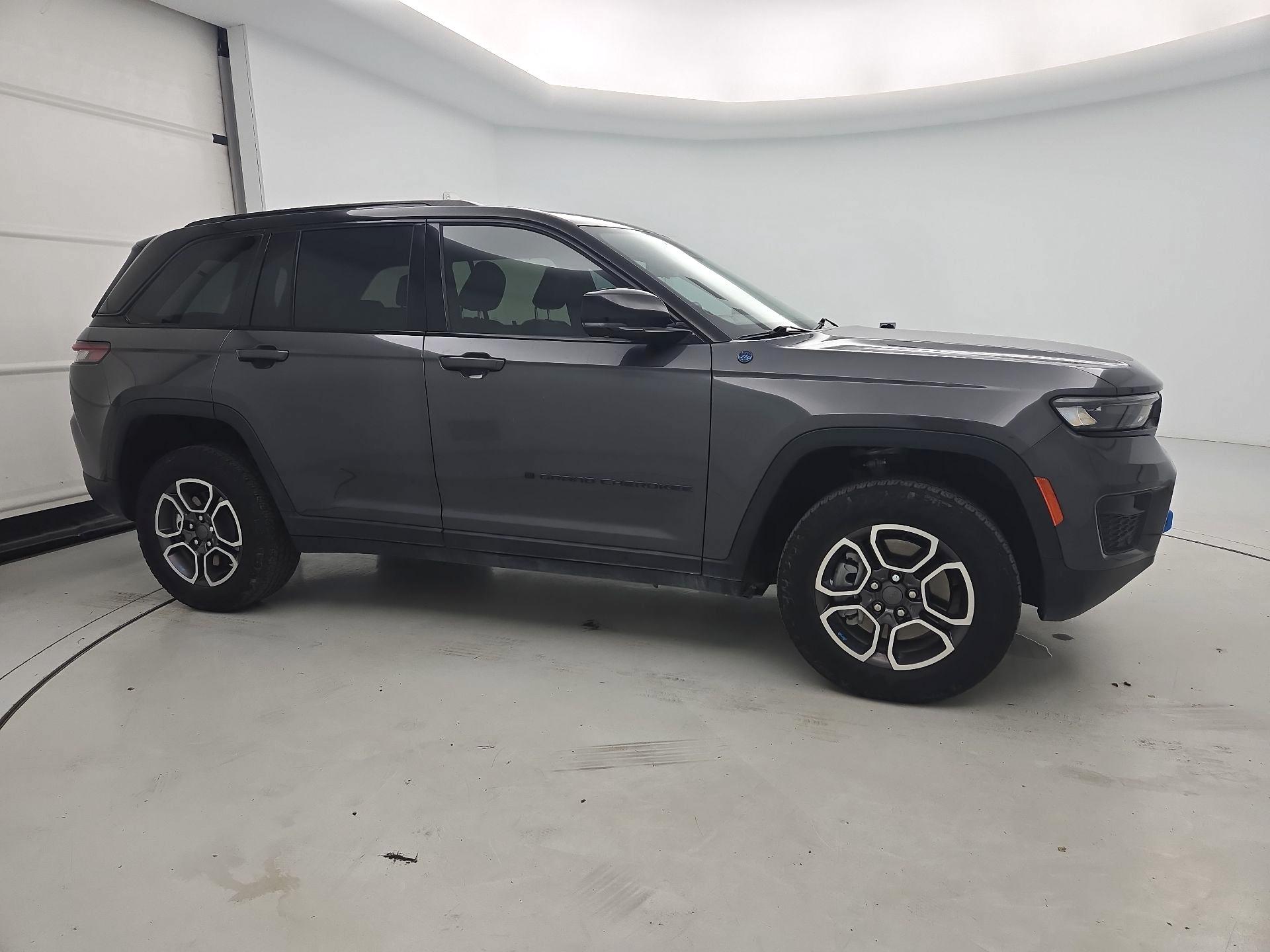 Thumbnail: 2023 Jeep Grand Cherokee - 4