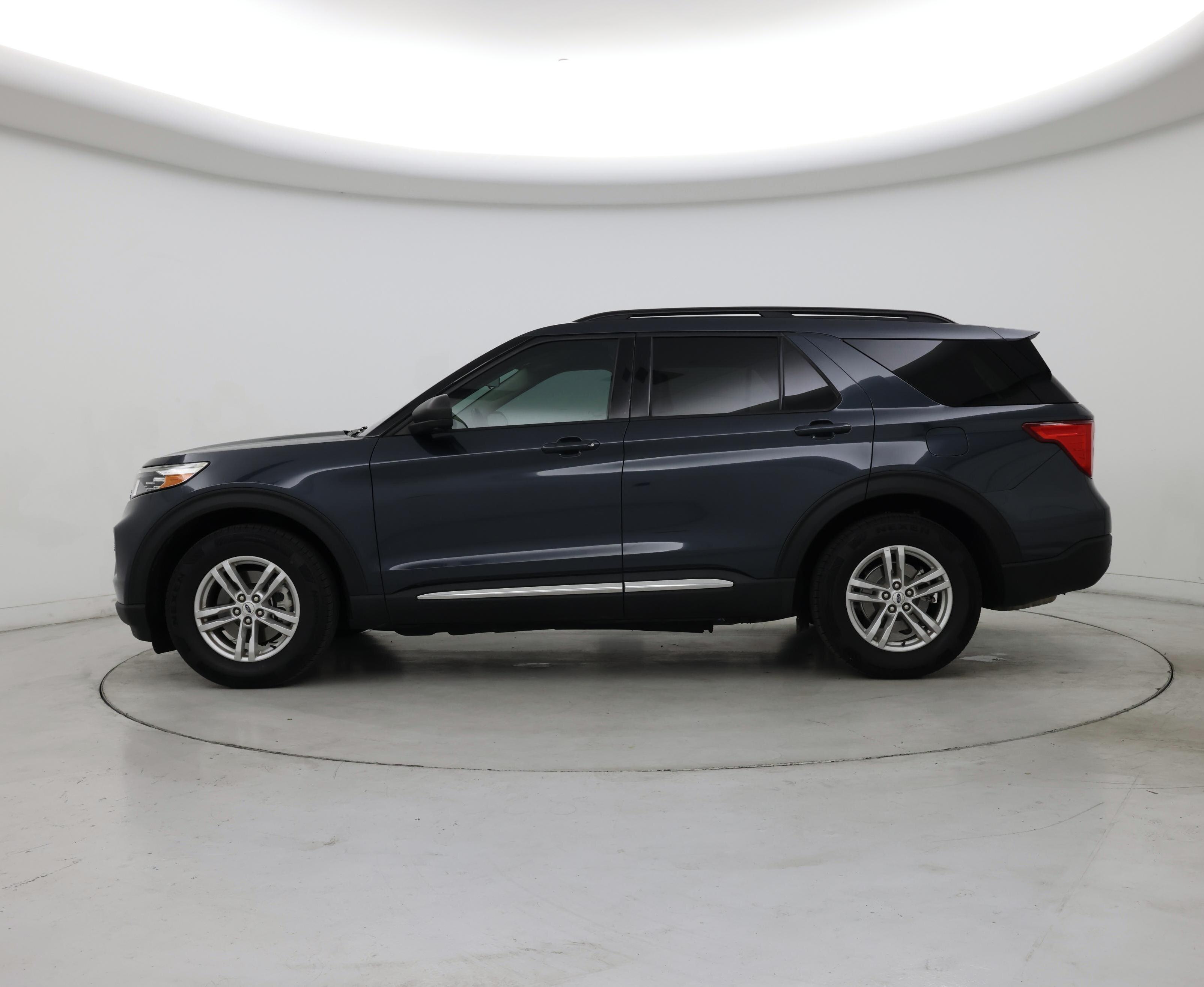 Thumbnail: 2022 Ford Explorer - 3