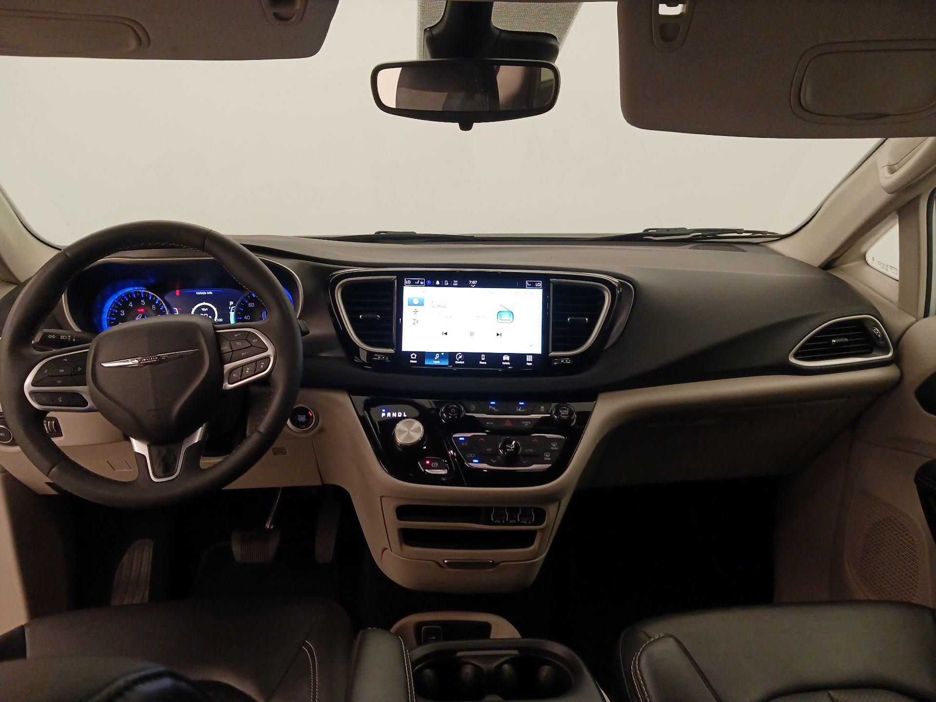 Thumbnail: 2024 Chrysler Pacifica - 9