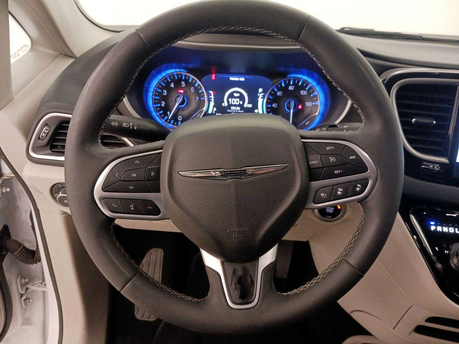 Thumbnail: 2024 Chrysler Pacifica - 10
