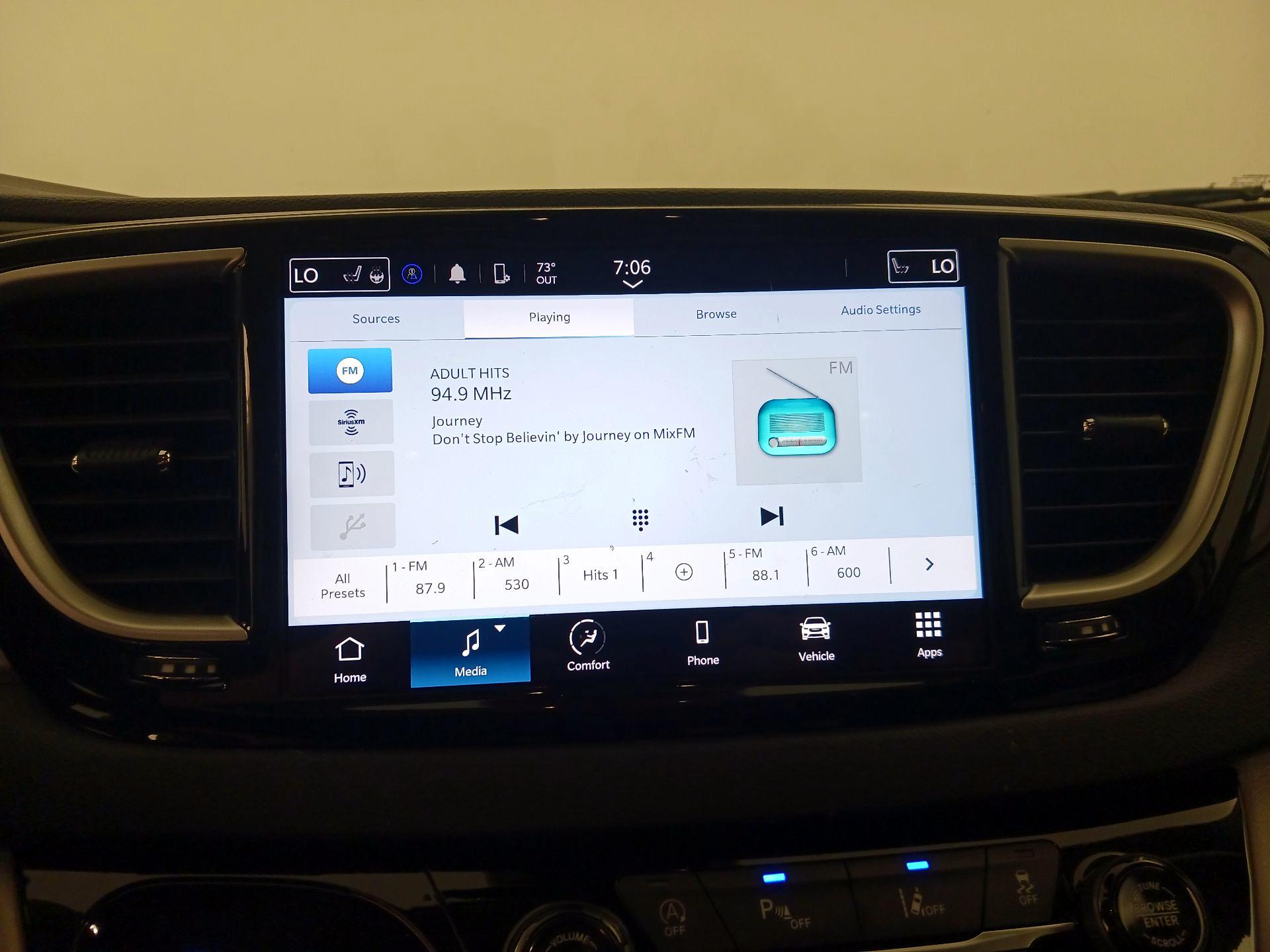 Thumbnail: 2024 Chrysler Pacifica - 15