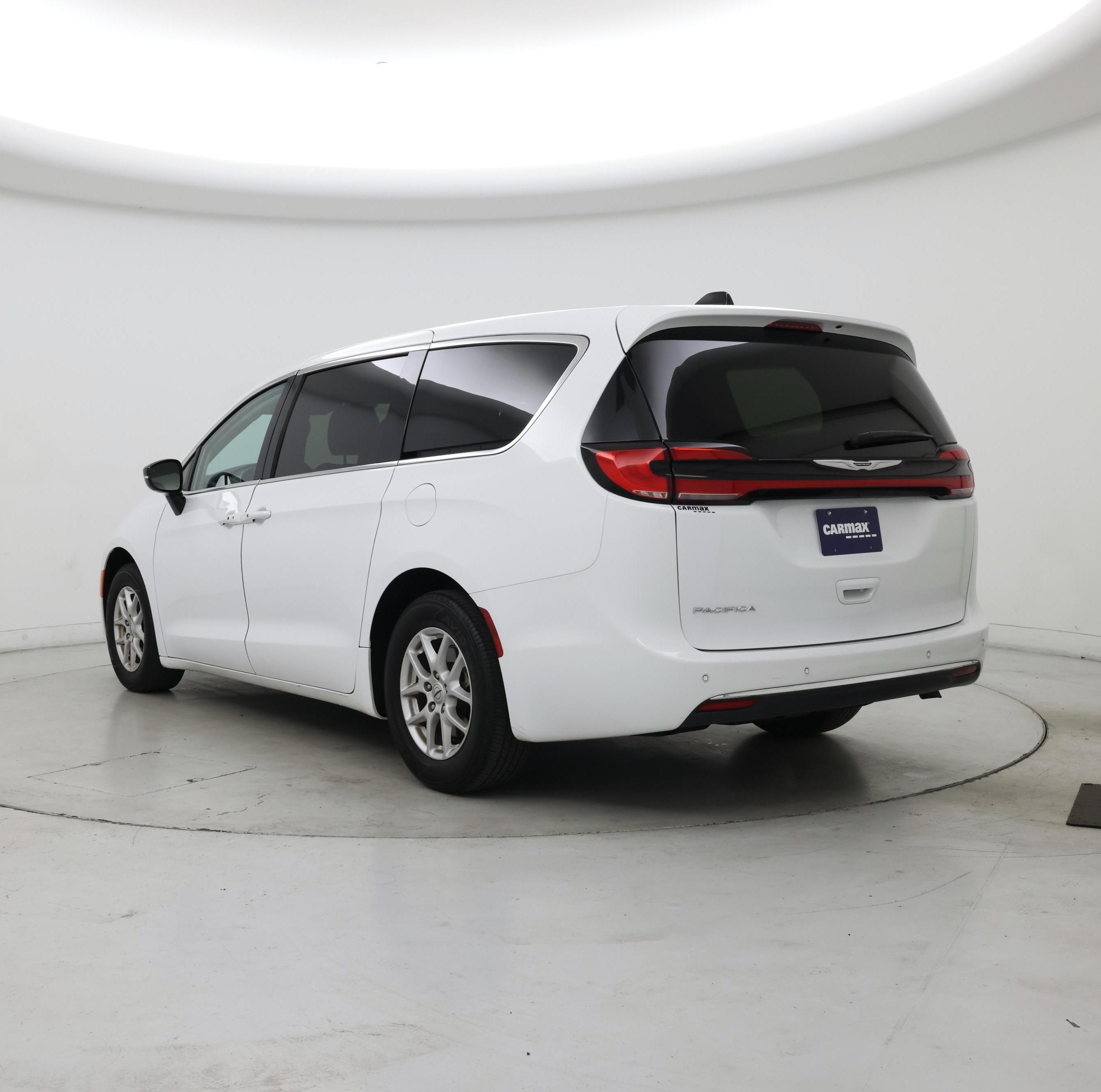 Thumbnail: 2024 Chrysler Pacifica - 2
