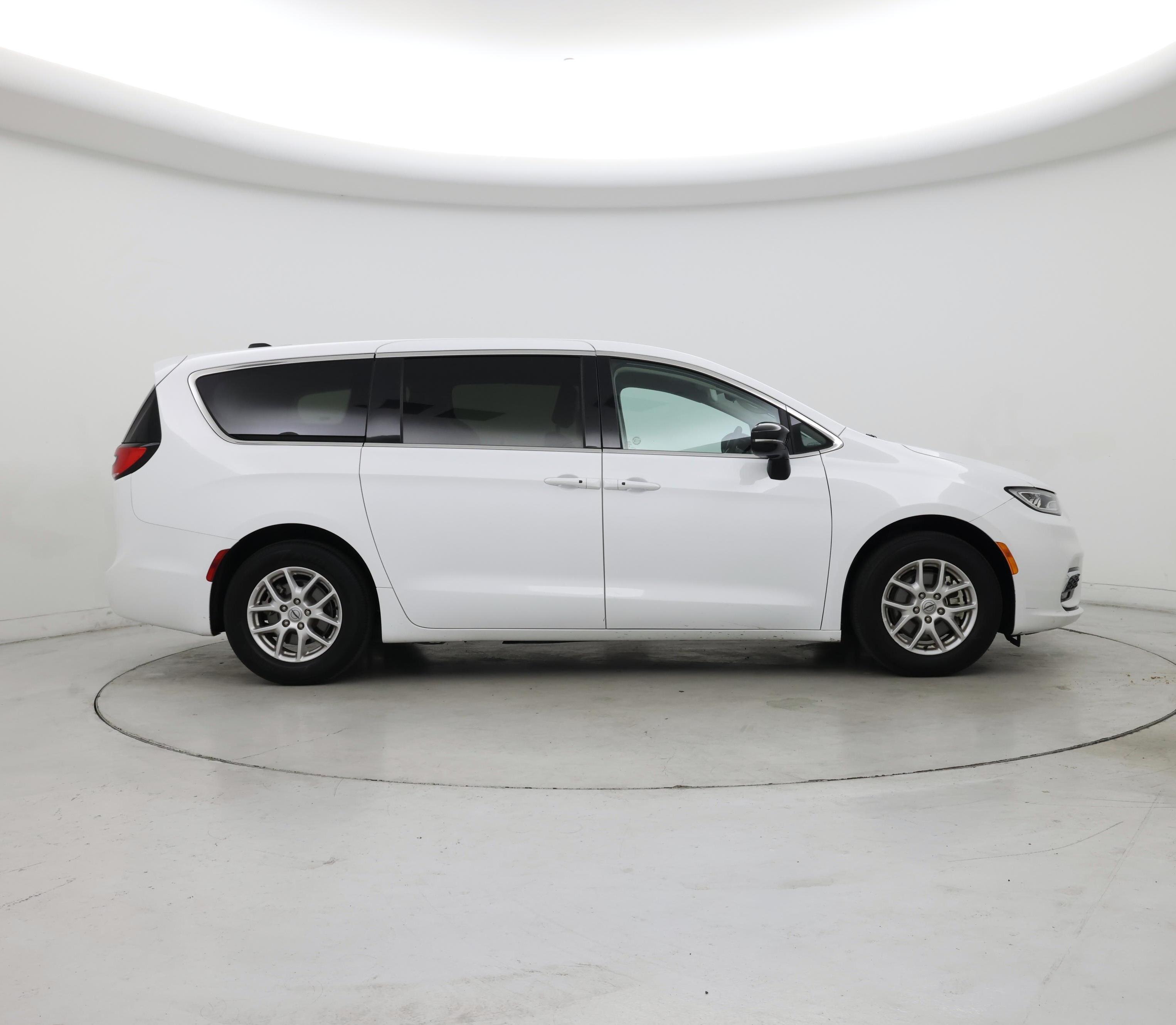 Thumbnail: 2024 Chrysler Pacifica - 7