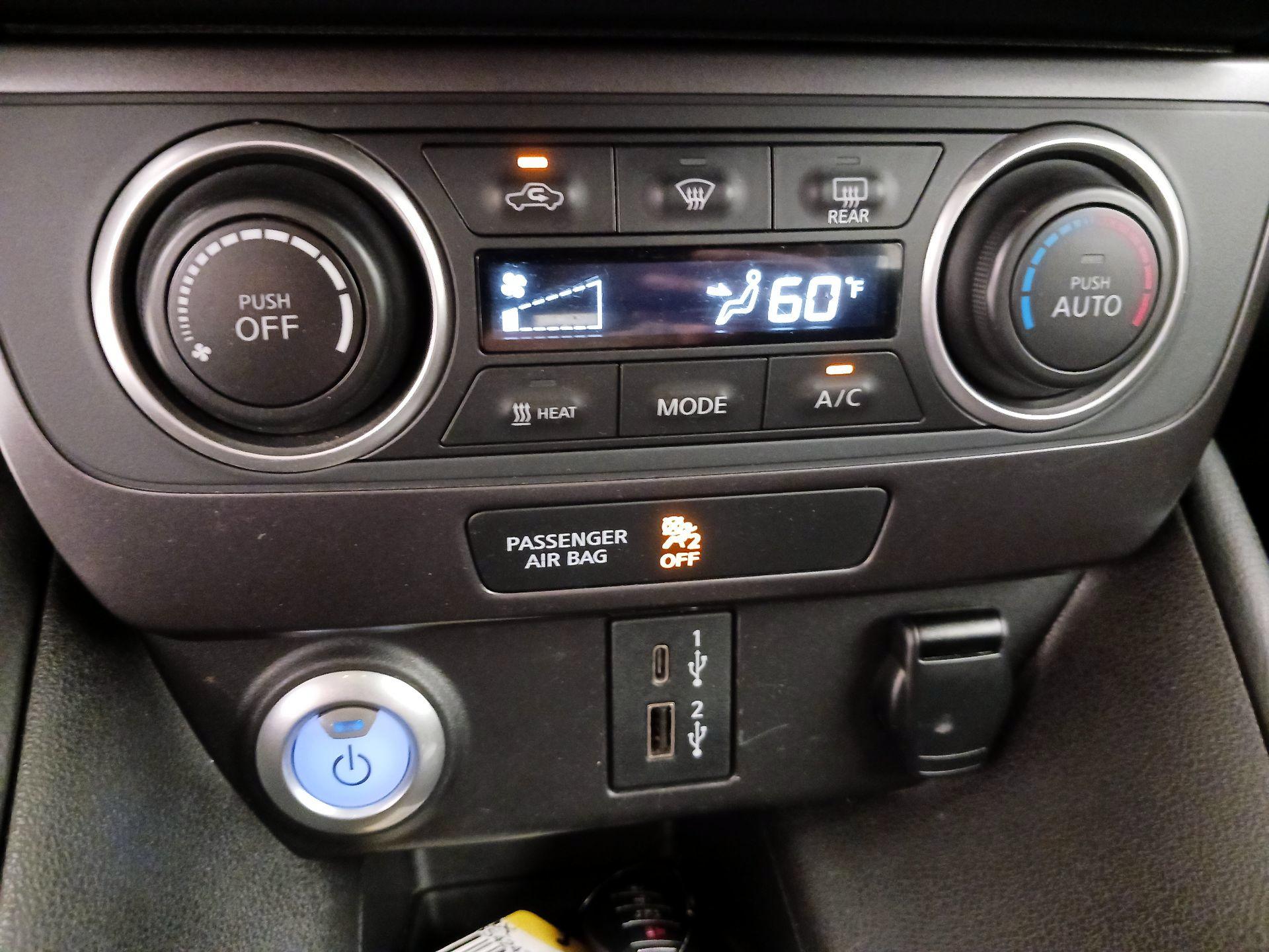 Thumbnail: 2023 Nissan Leaf - 16