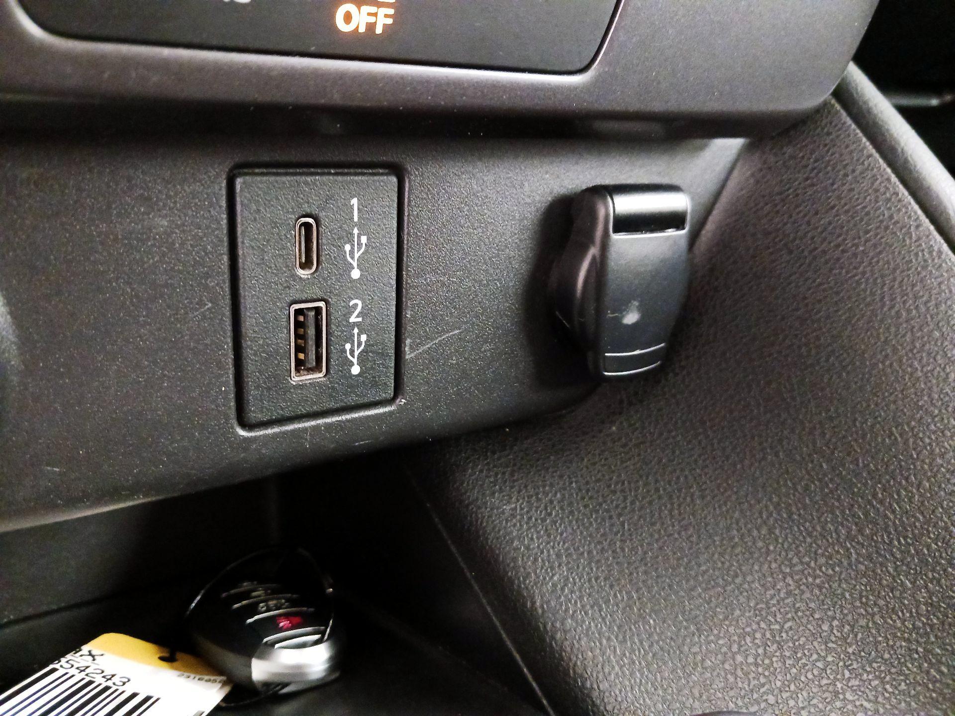Thumbnail: 2023 Nissan Leaf - 18