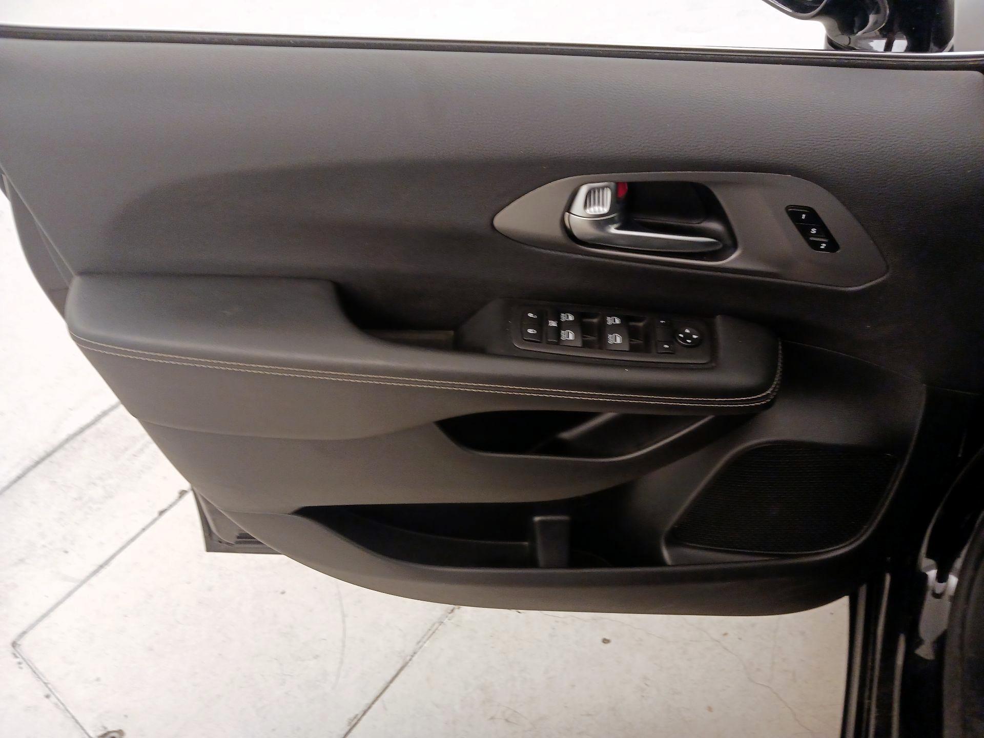 Thumbnail: 2025 Chrysler Pacifica - 12
