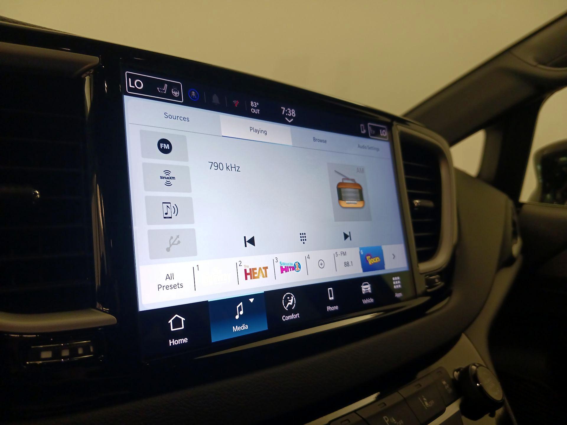 Thumbnail: 2025 Chrysler Pacifica - 15