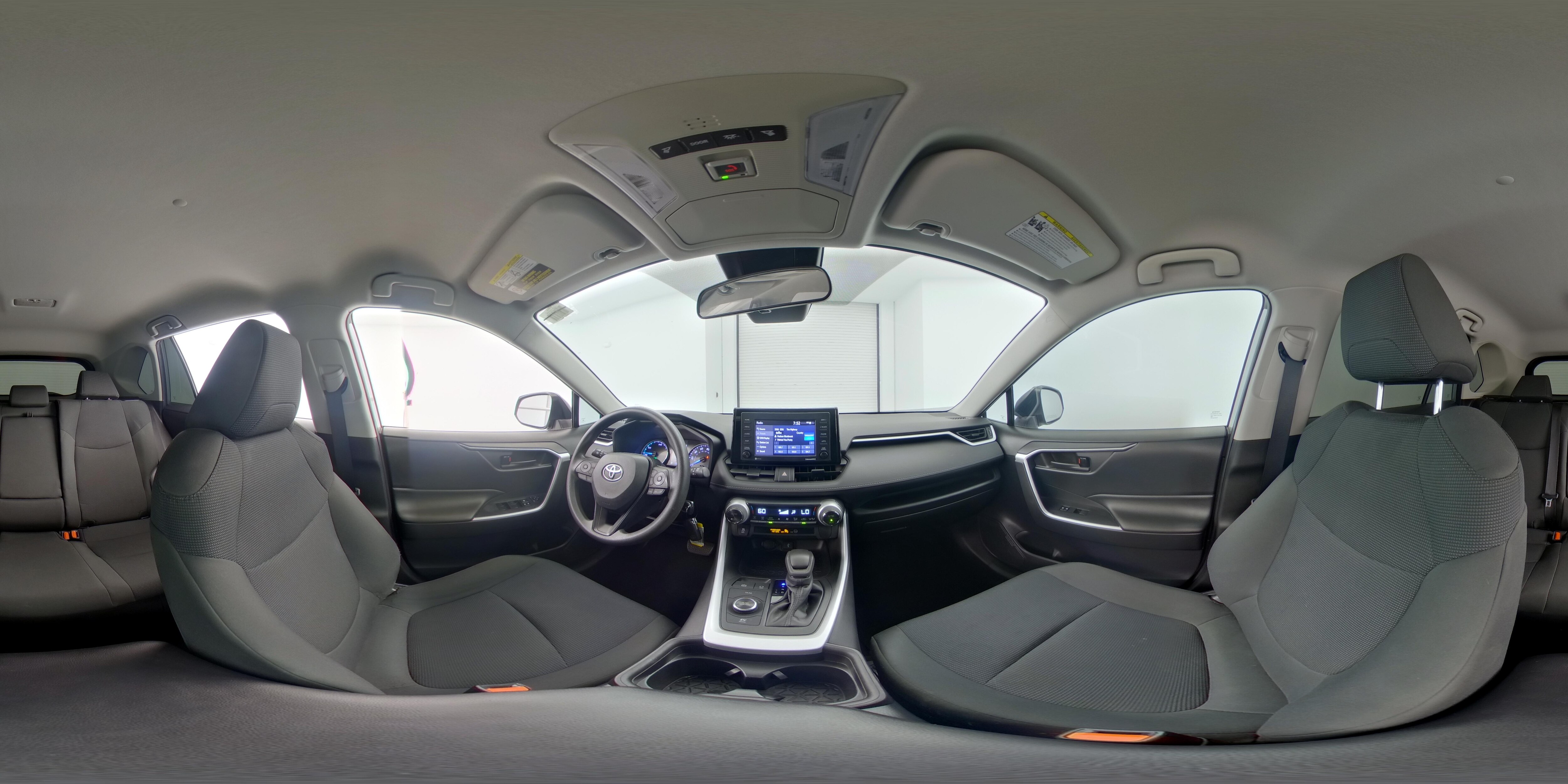2021 Toyota RAV4 LE - Photo 24