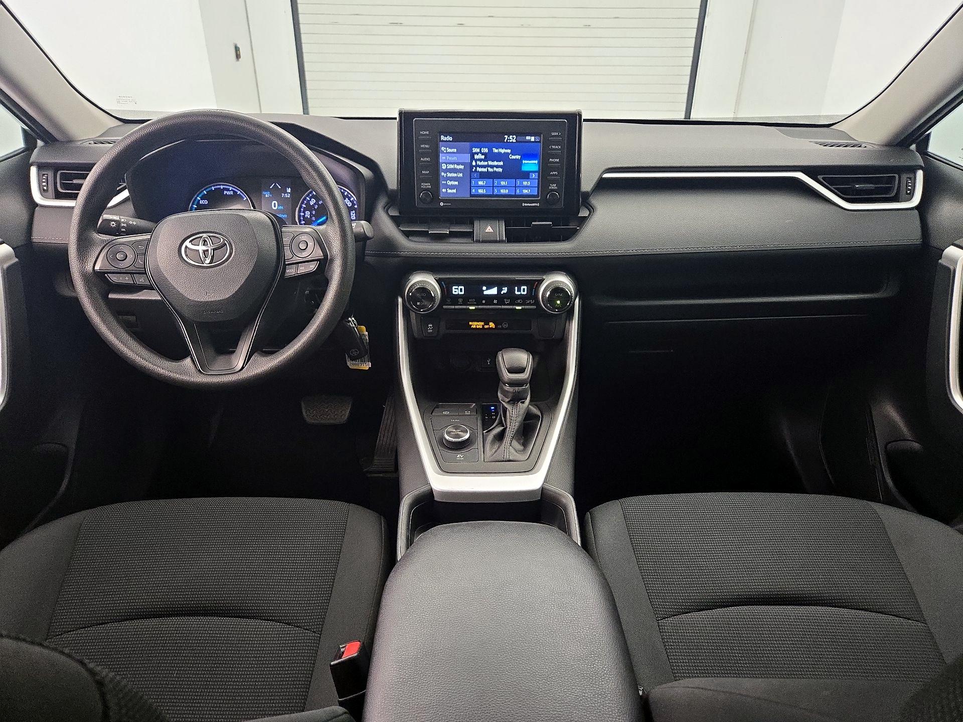 Thumbnail: 2021 Toyota RAV4 - 9
