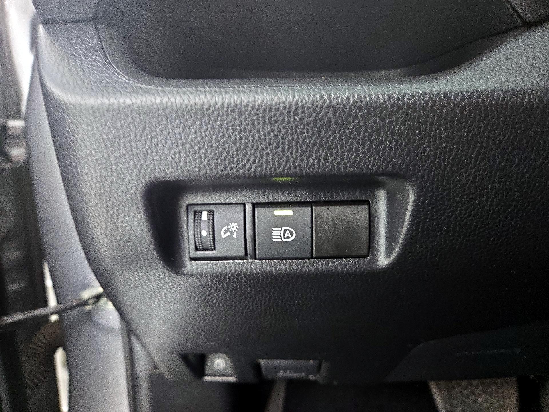 Thumbnail: 2021 Toyota RAV4 - 13