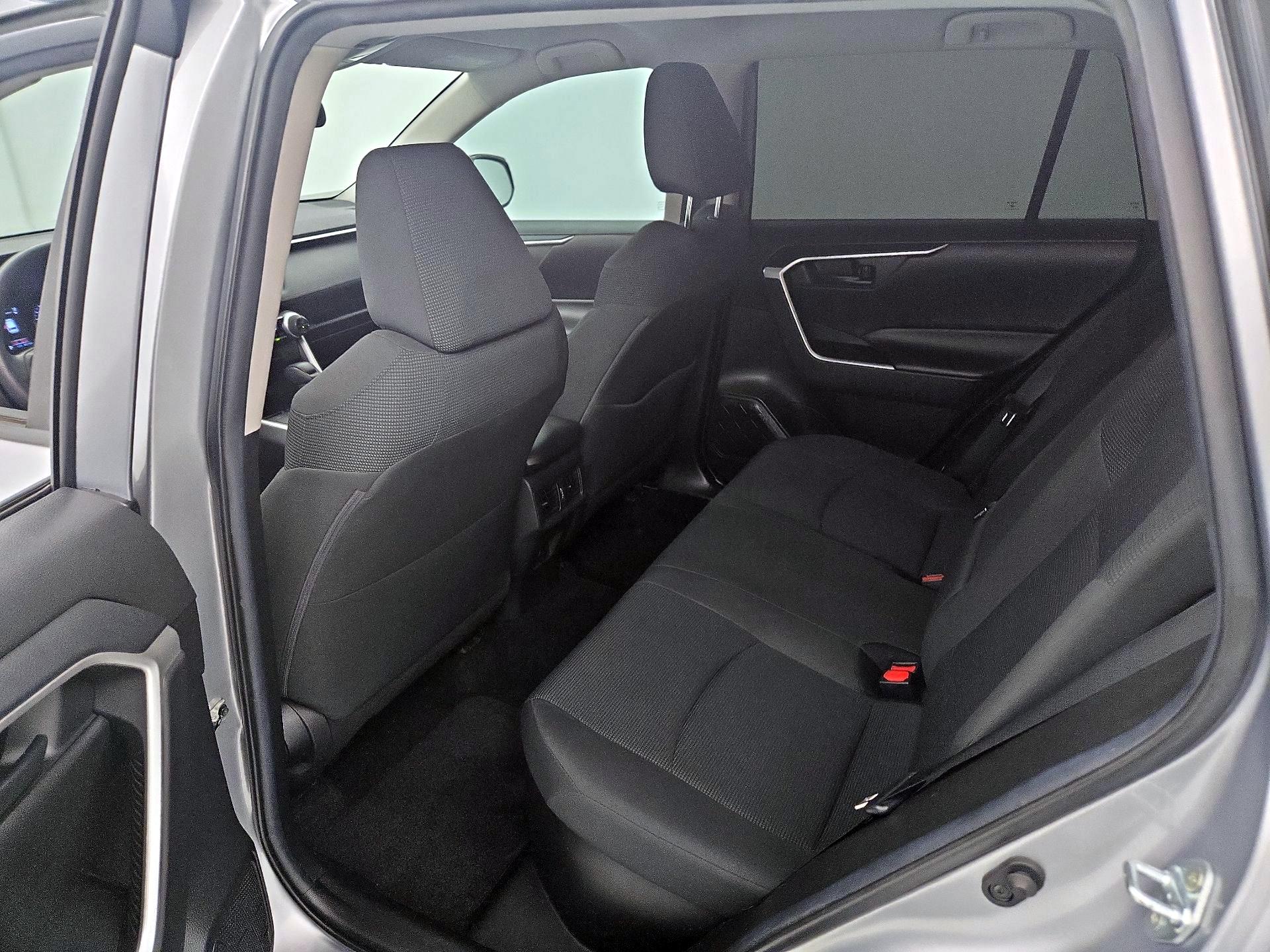 Thumbnail: 2021 Toyota RAV4 - 19