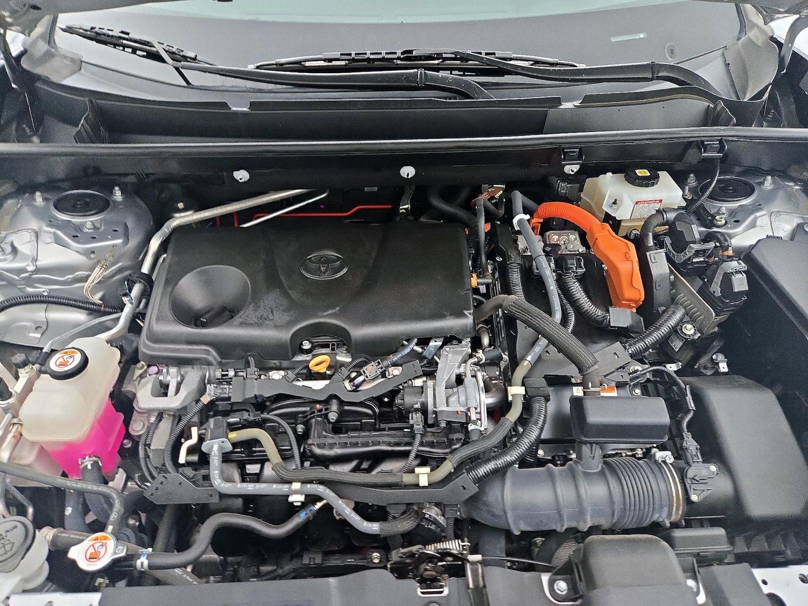2021 Toyota RAV4 LE - Photo 22