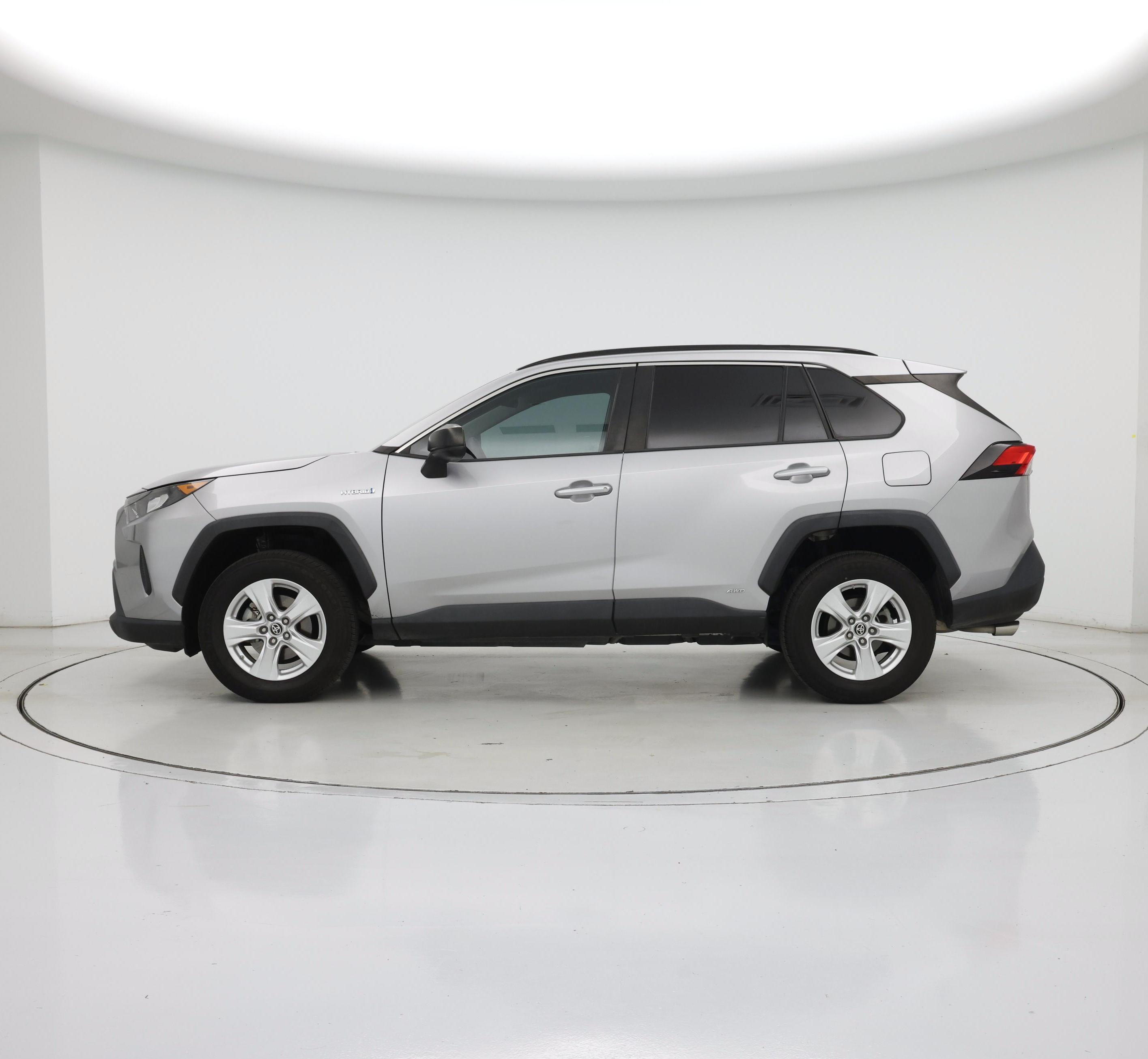 Thumbnail: 2021 Toyota RAV4 - 3