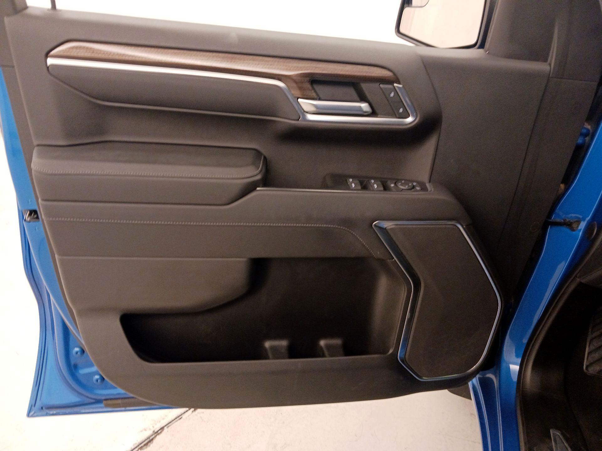 Thumbnail: 2023 Chevrolet Silverado 1500 - 12