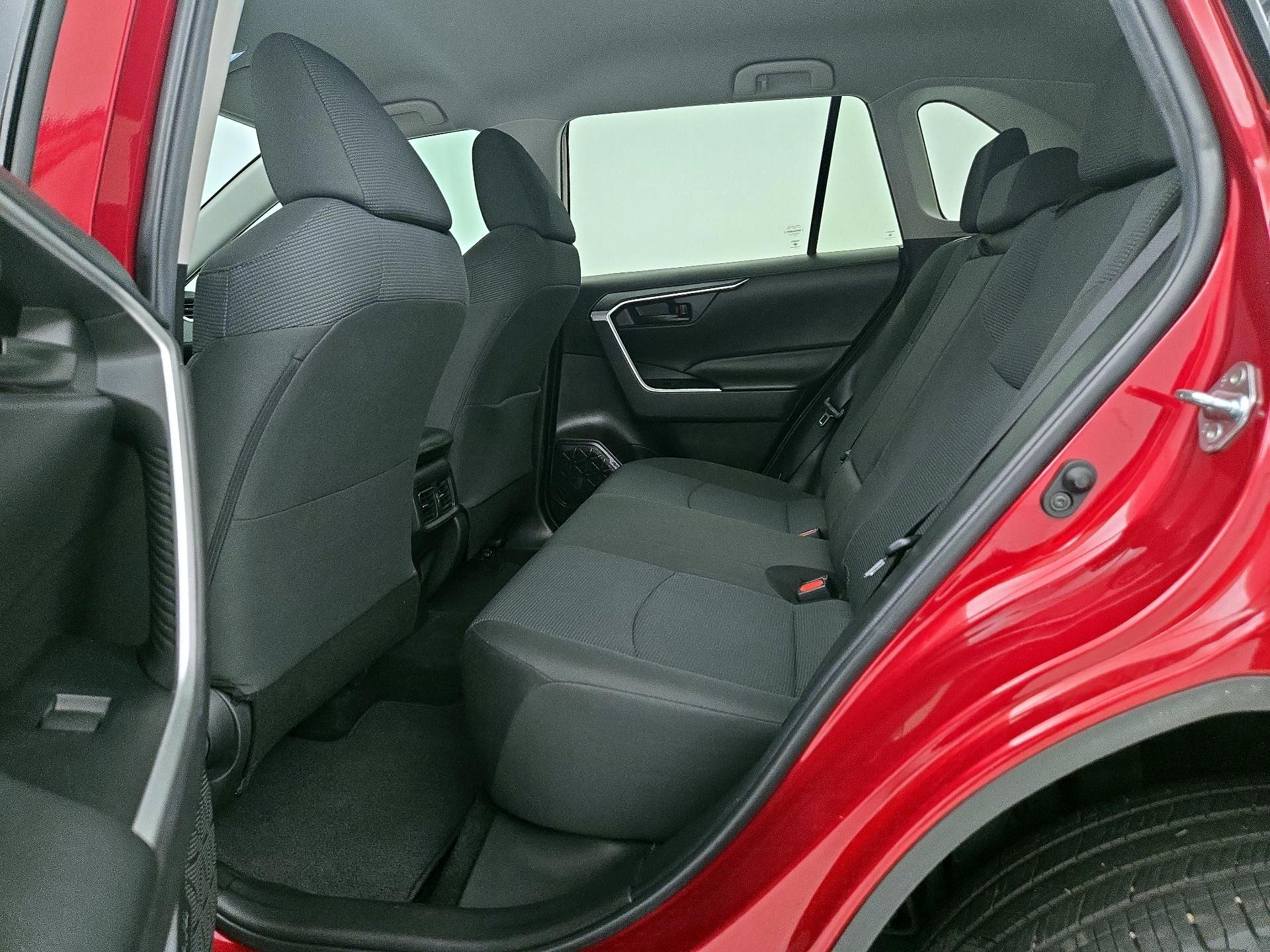 Thumbnail: 2022 Toyota RAV4 - 17