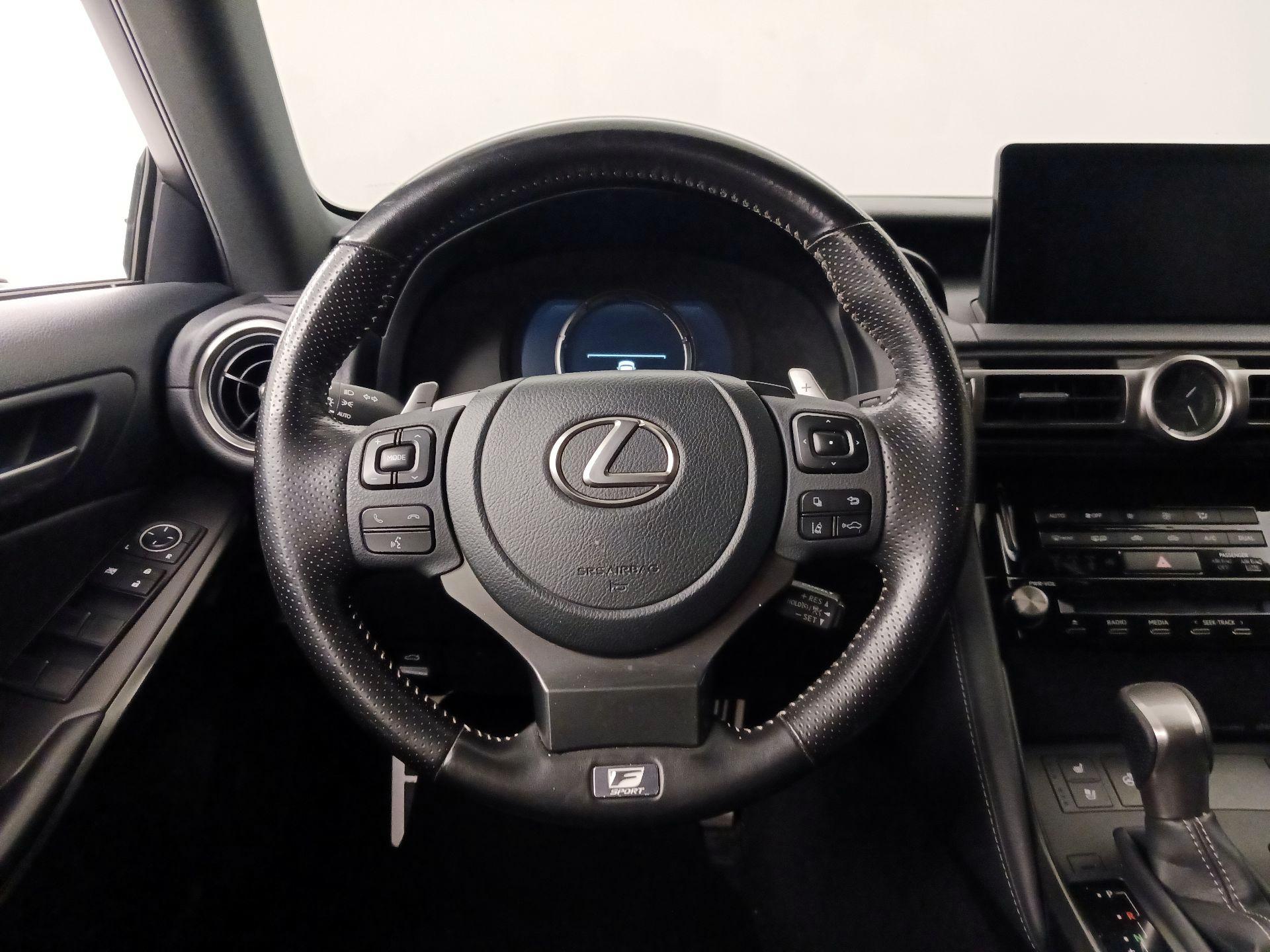 Thumbnail: 2021 Lexus IS - 10