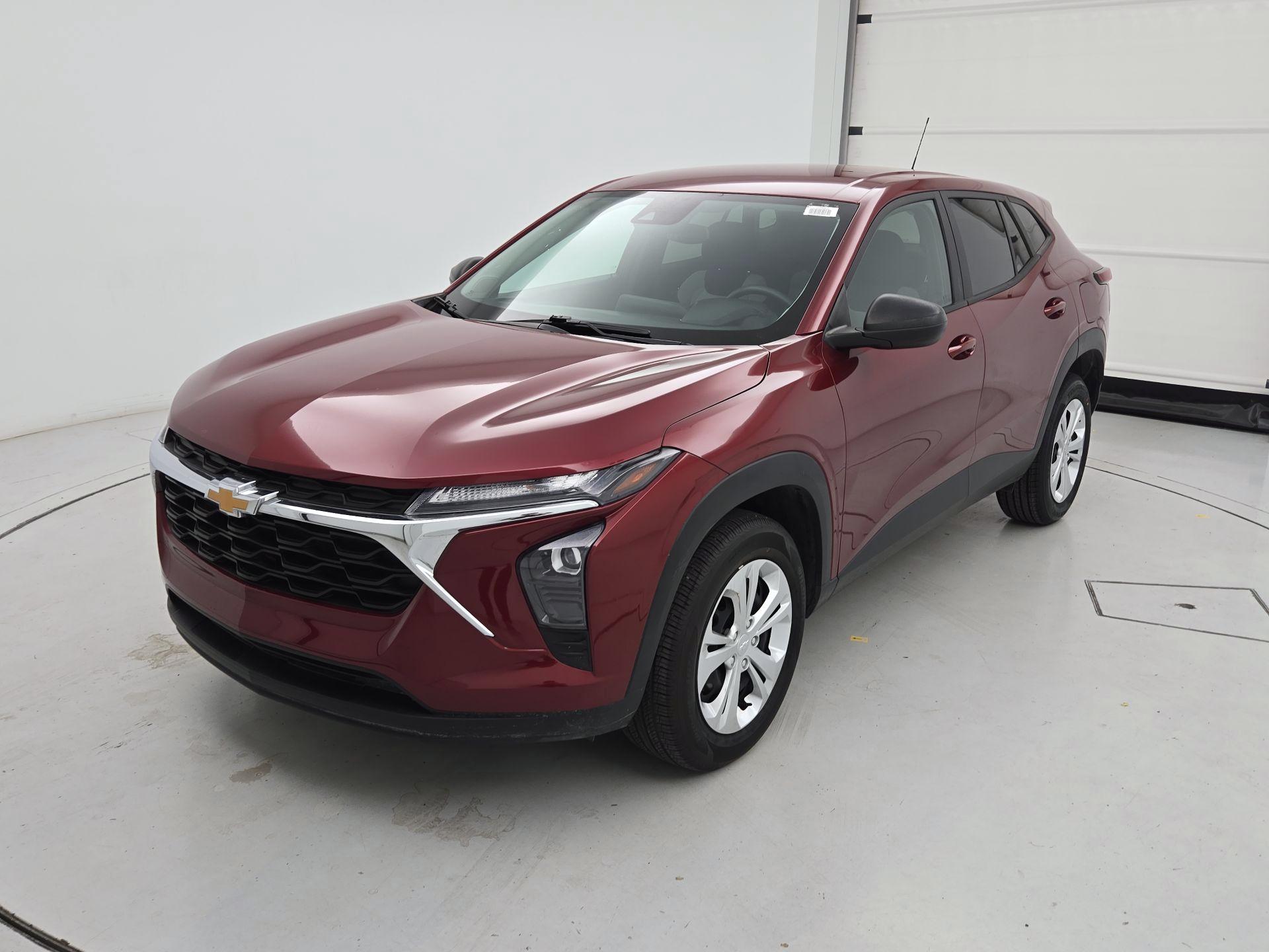 Thumbnail: 2024 Chevrolet Trax - 3