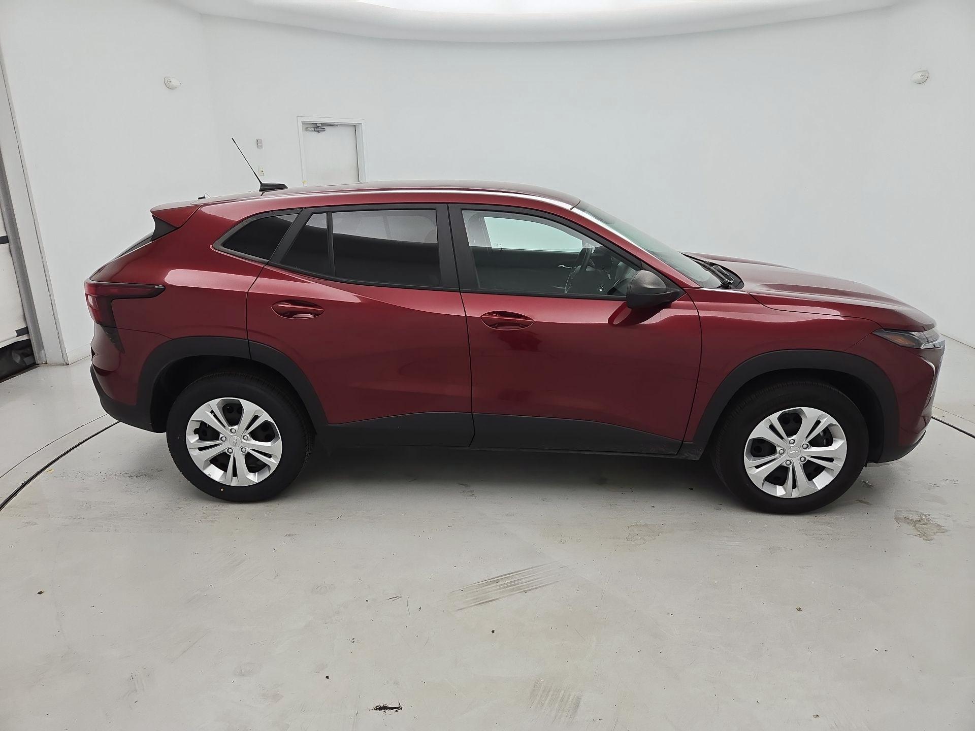Thumbnail: 2024 Chevrolet Trax - 4