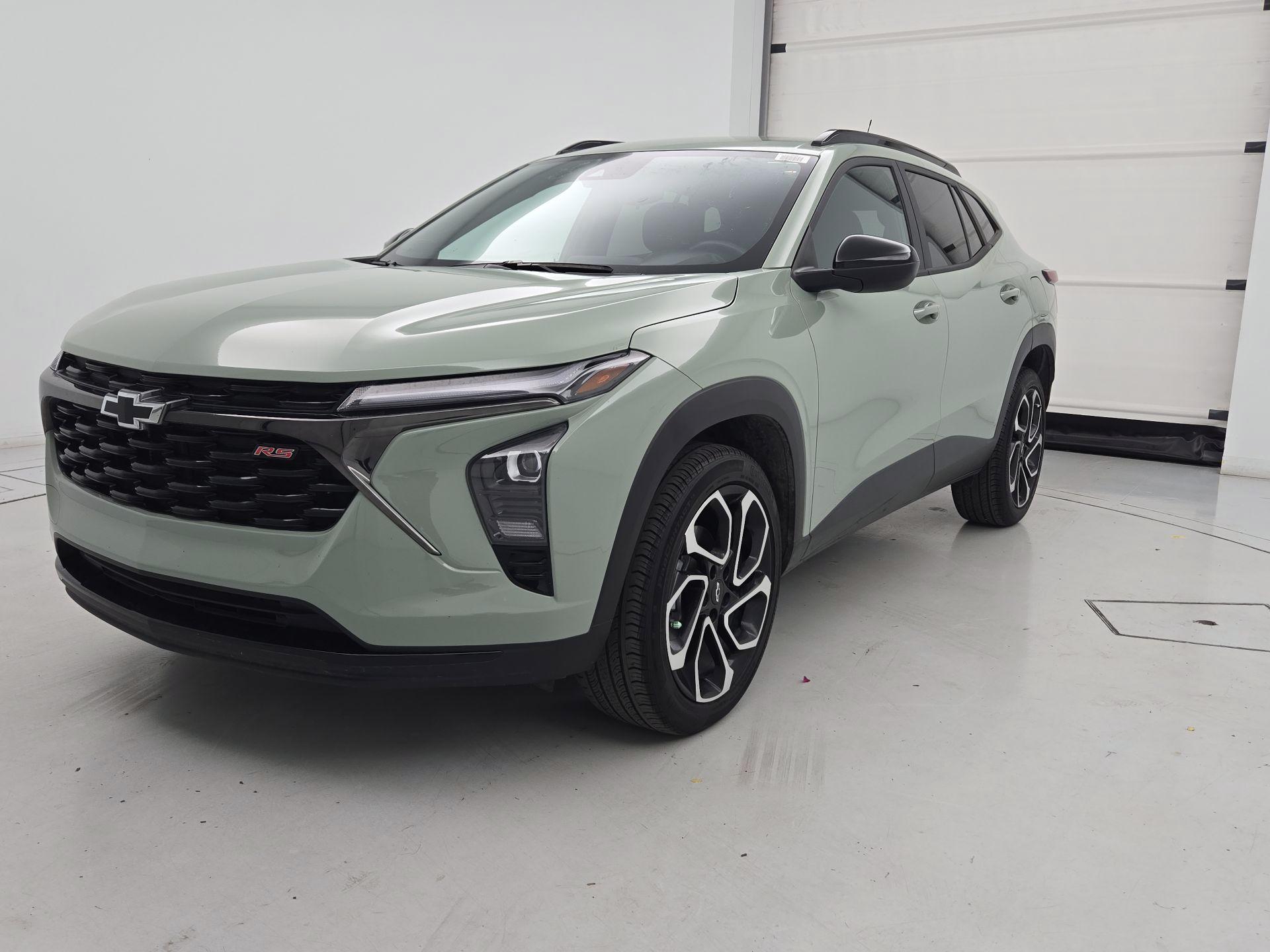 Thumbnail: 2024 Chevrolet Trax - 3