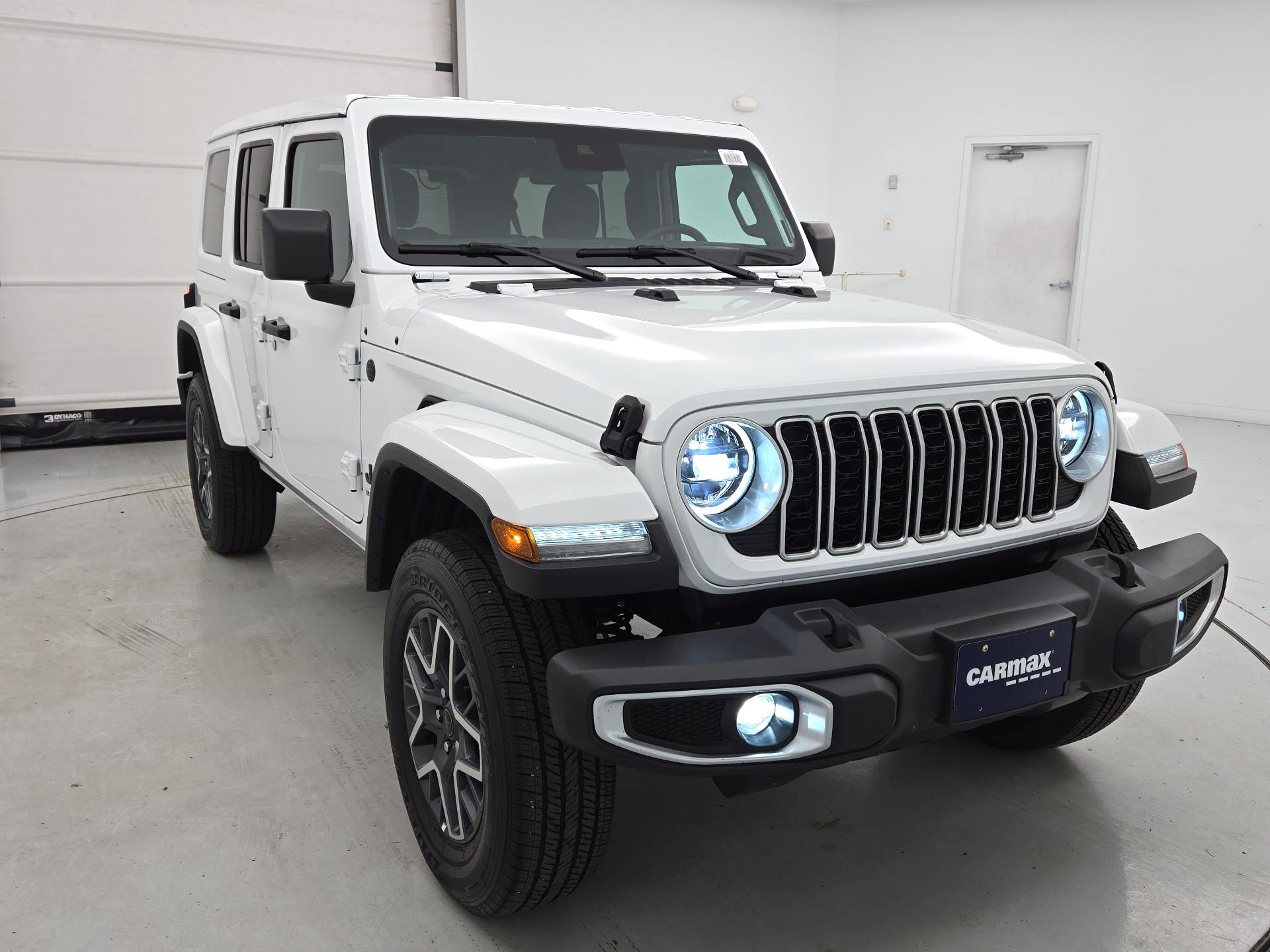 White 2025 Jeep Wrangler Sahara 4-Door 4WD SUV / Crossover Four-Wheel Drive Automatic