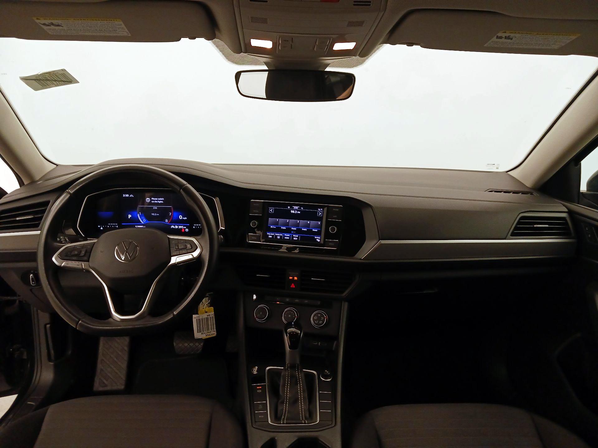 Thumbnail: 2024 Volkswagen Jetta - 9