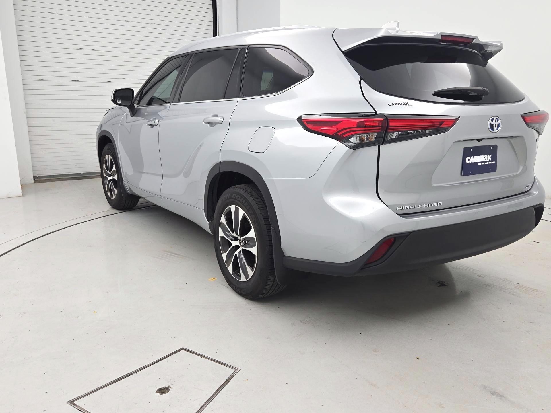 Thumbnail: 2022 Toyota Highlander - 7