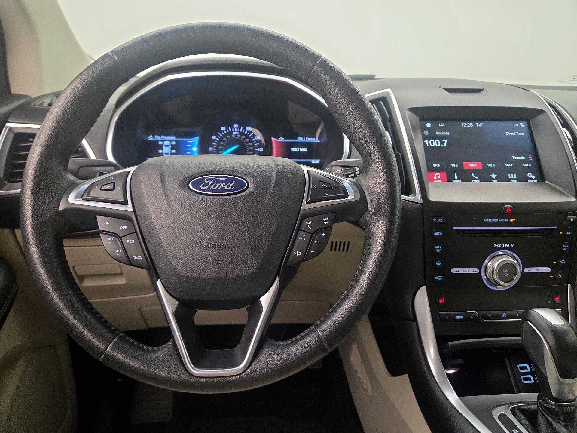 Thumbnail: 2017 Ford Edge - 10