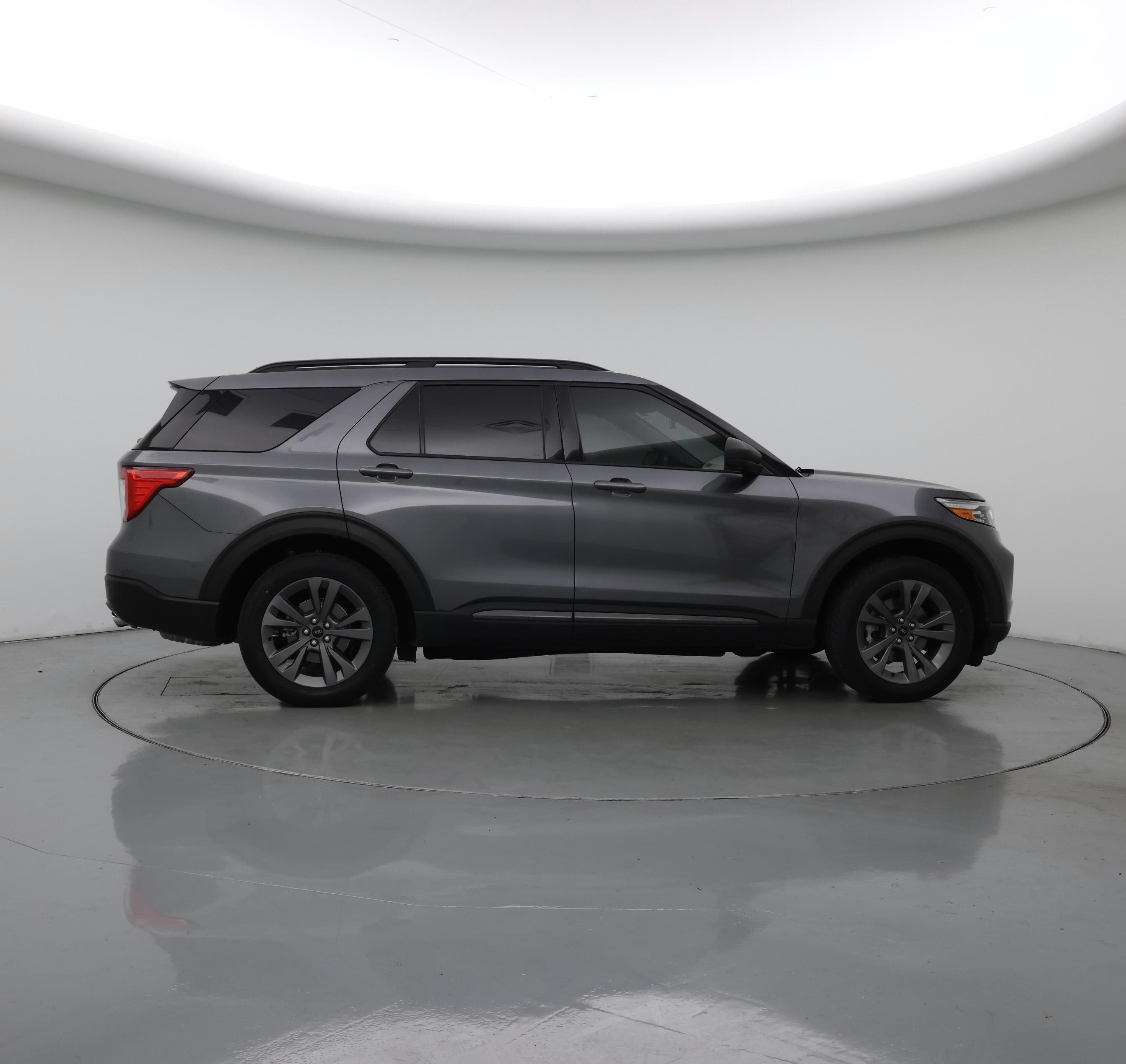 Thumbnail: 2021 Ford Explorer - 7