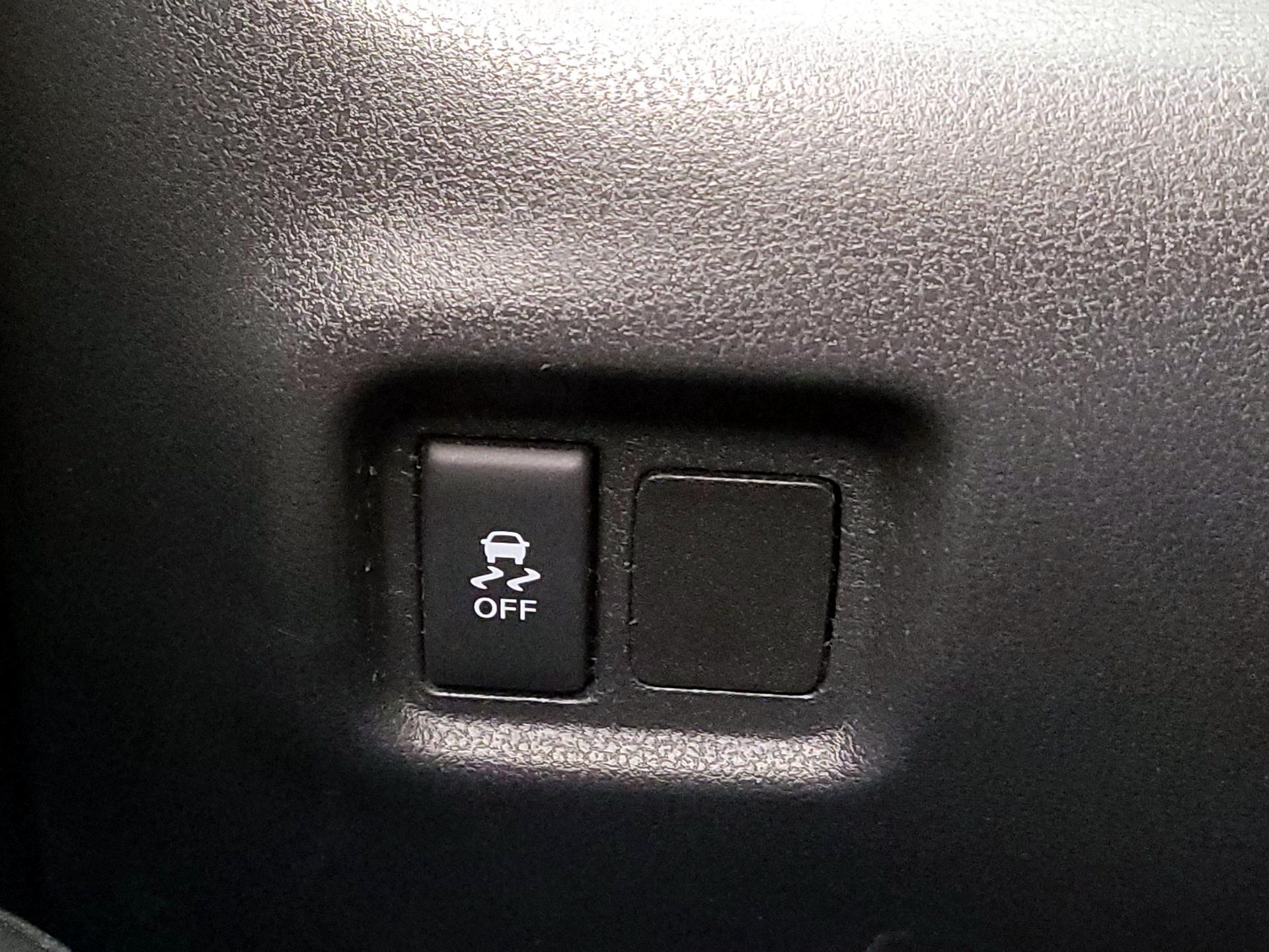 Thumbnail: 2018 Nissan Versa - 13