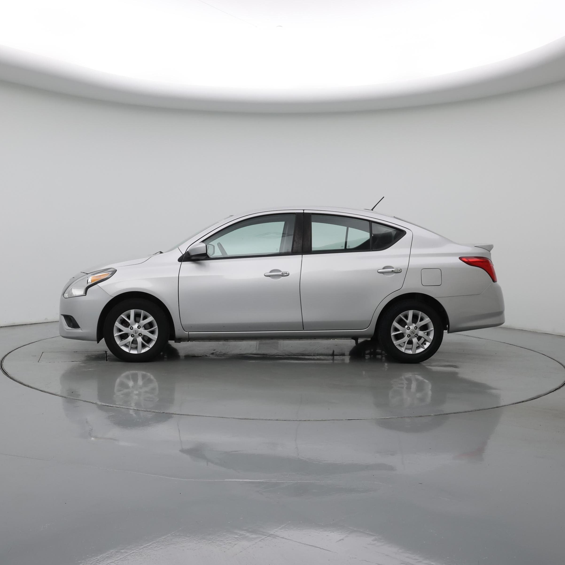 Thumbnail: 2018 Nissan Versa - 3