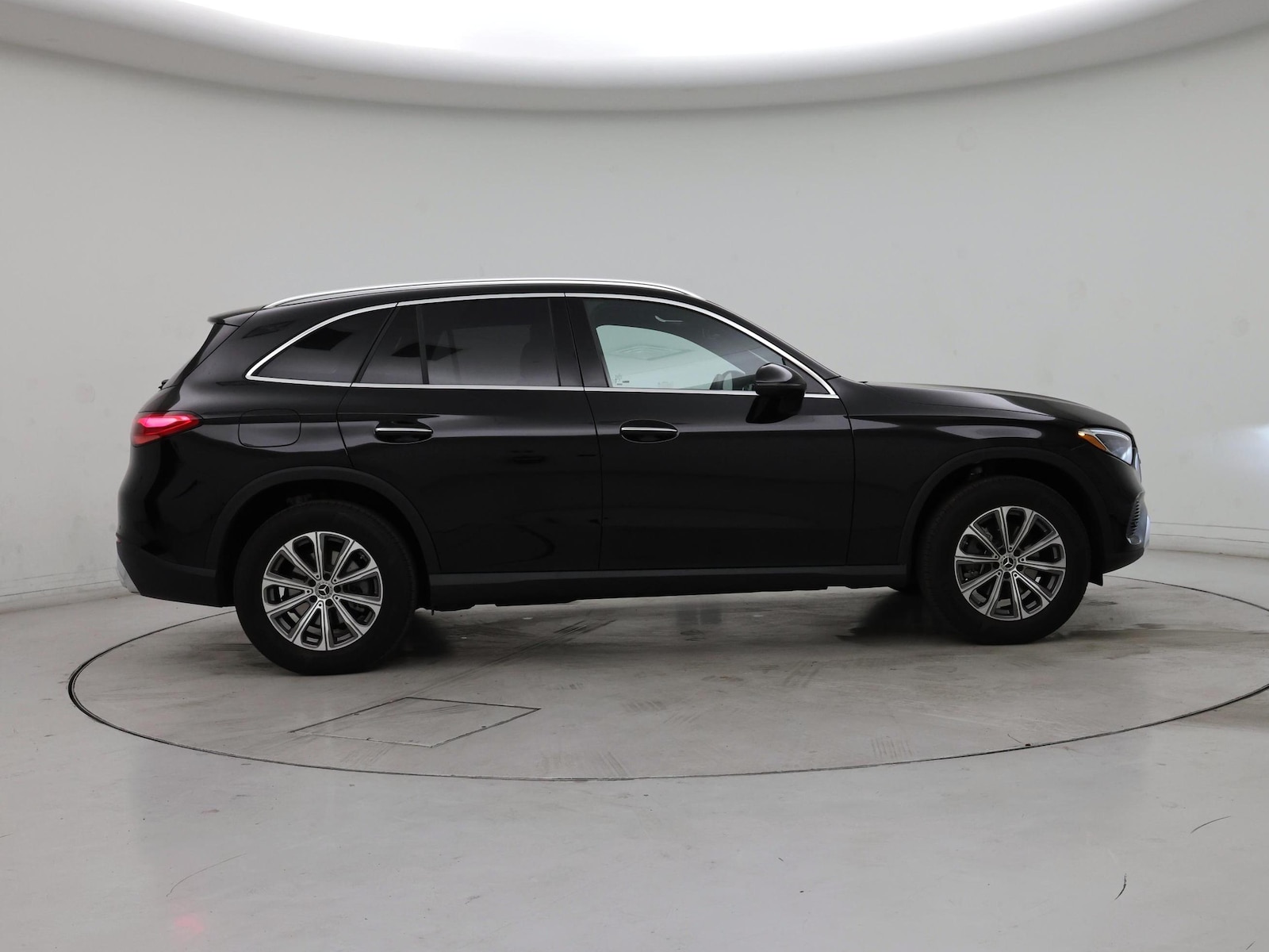 2025 Mercedes-Benz GLC Base - Photo 8