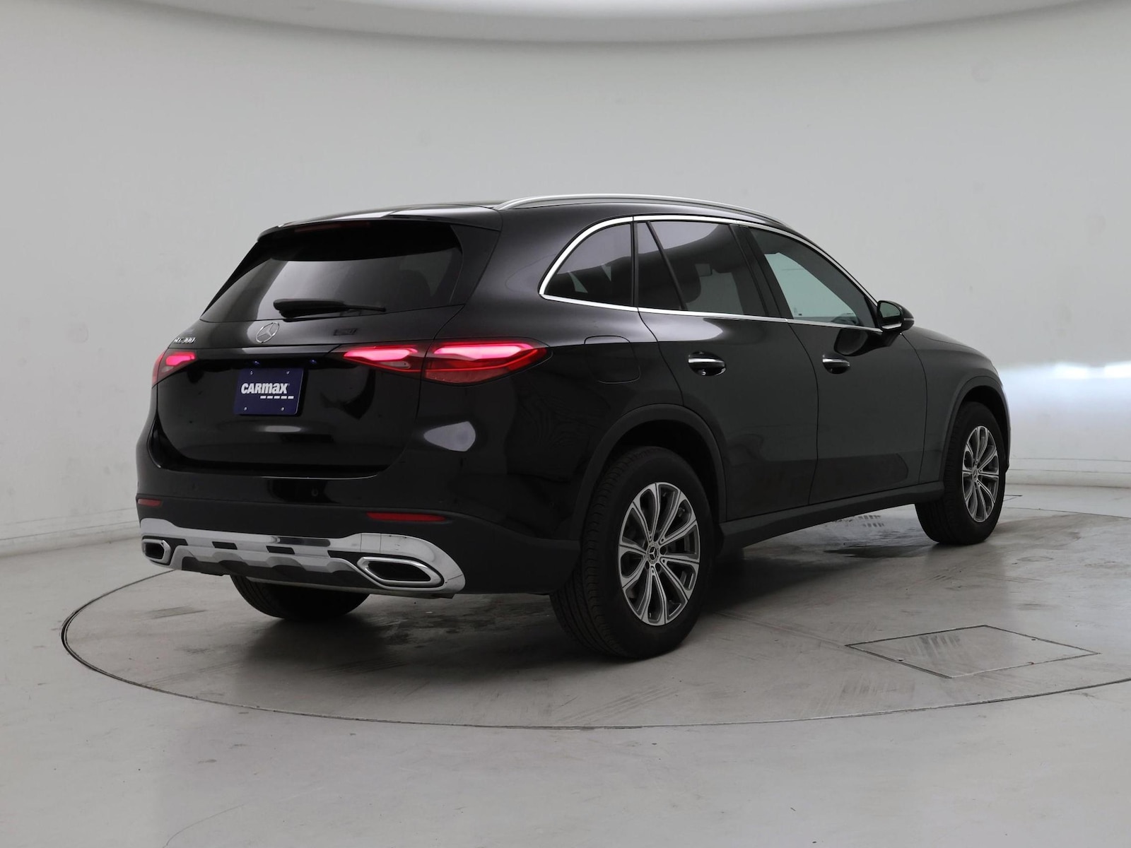 2025 Mercedes-Benz GLC Base - Photo 9