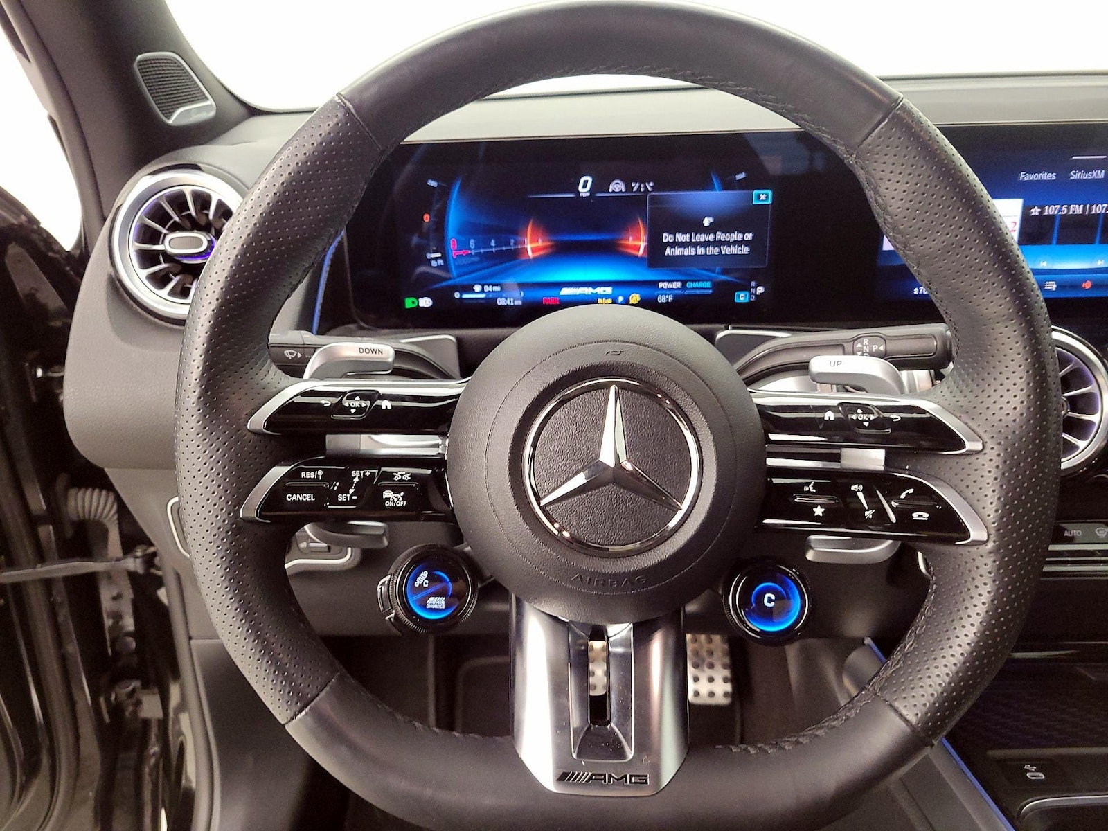 2024 Mercedes-Benz GLB GLB35 AMG - Photo 11