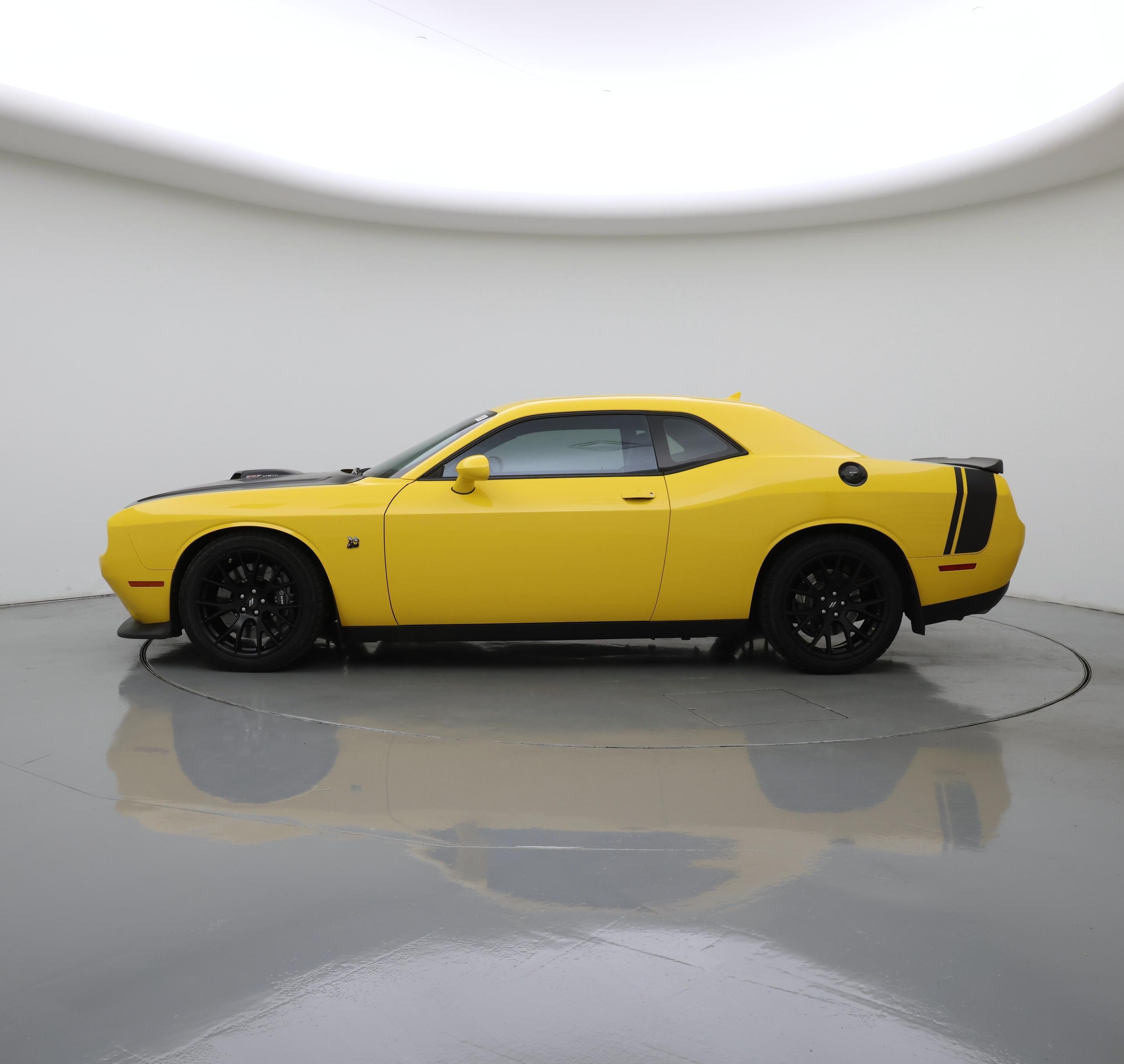 Thumbnail: 2017 Dodge Challenger - 3