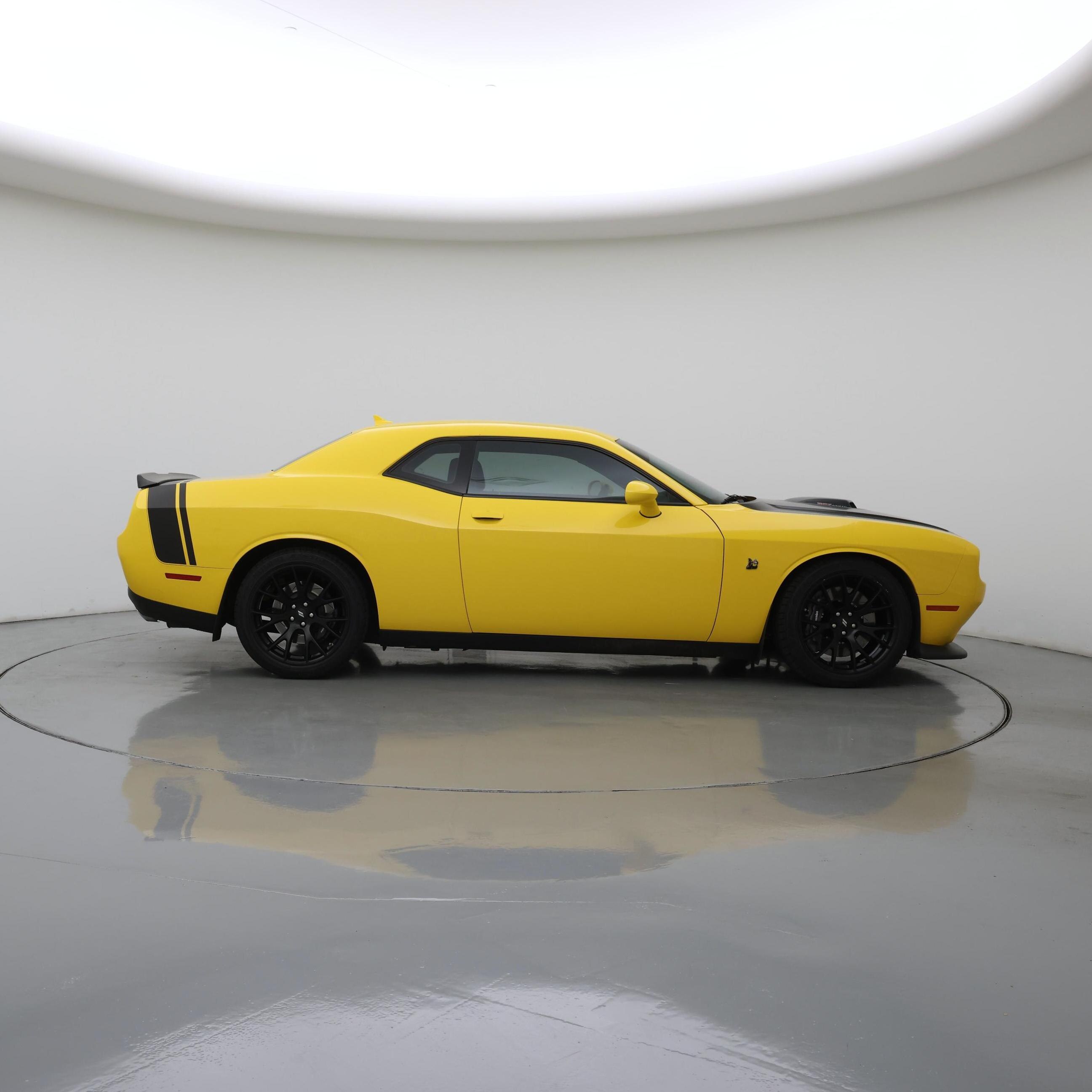 Thumbnail: 2017 Dodge Challenger - 7
