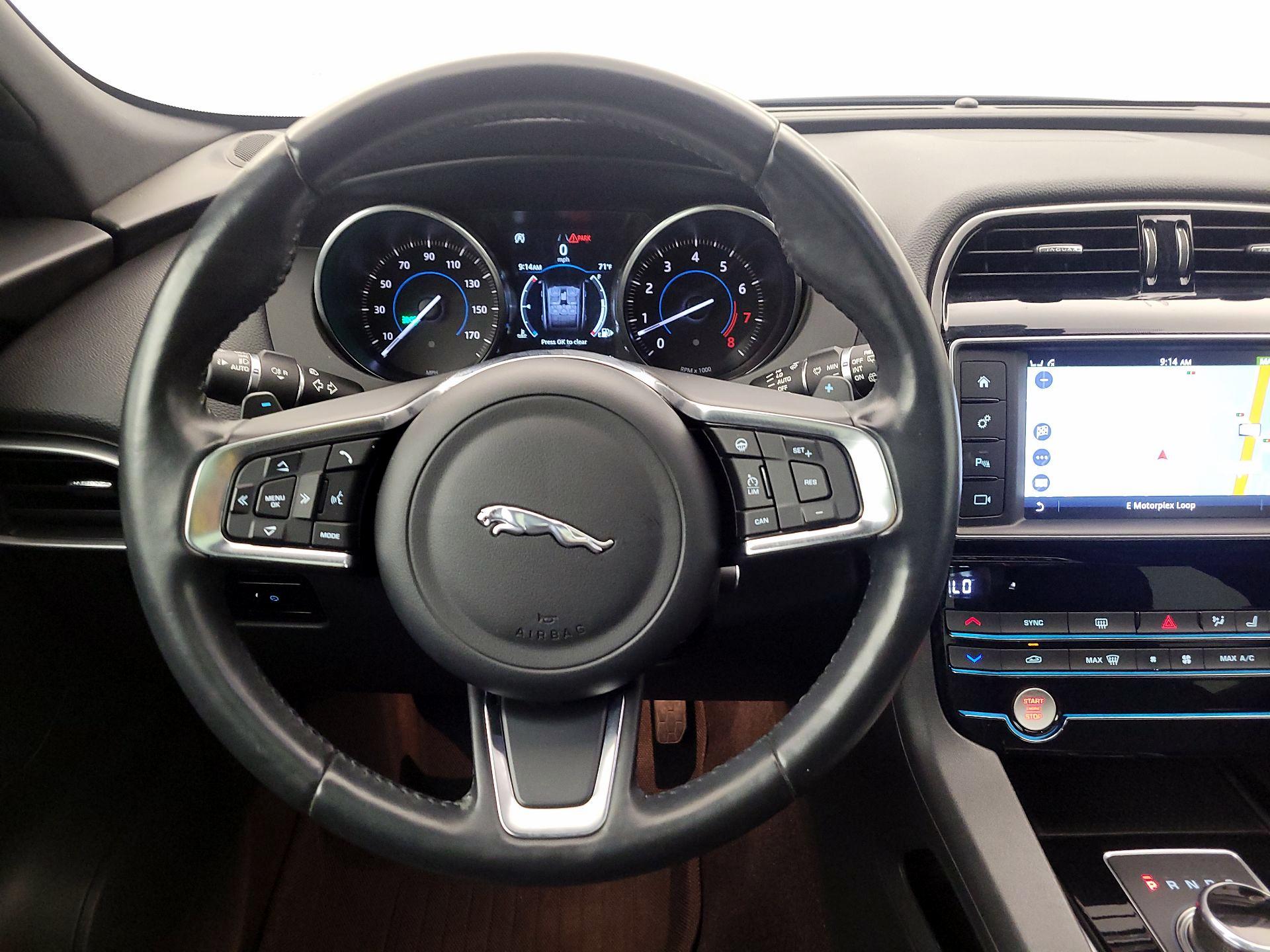 Thumbnail: 2018 Jaguar F-Pace - 10