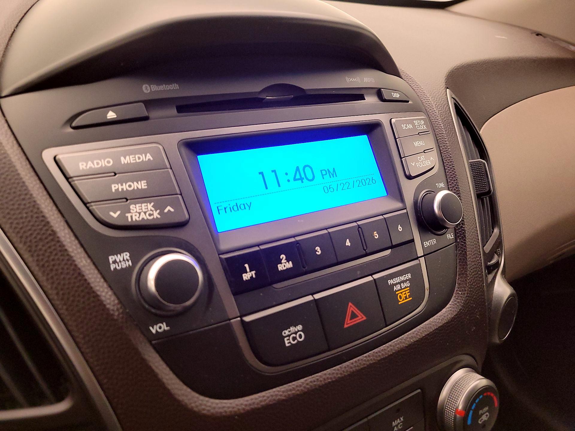 Thumbnail: 2014 Hyundai Tucson - 14