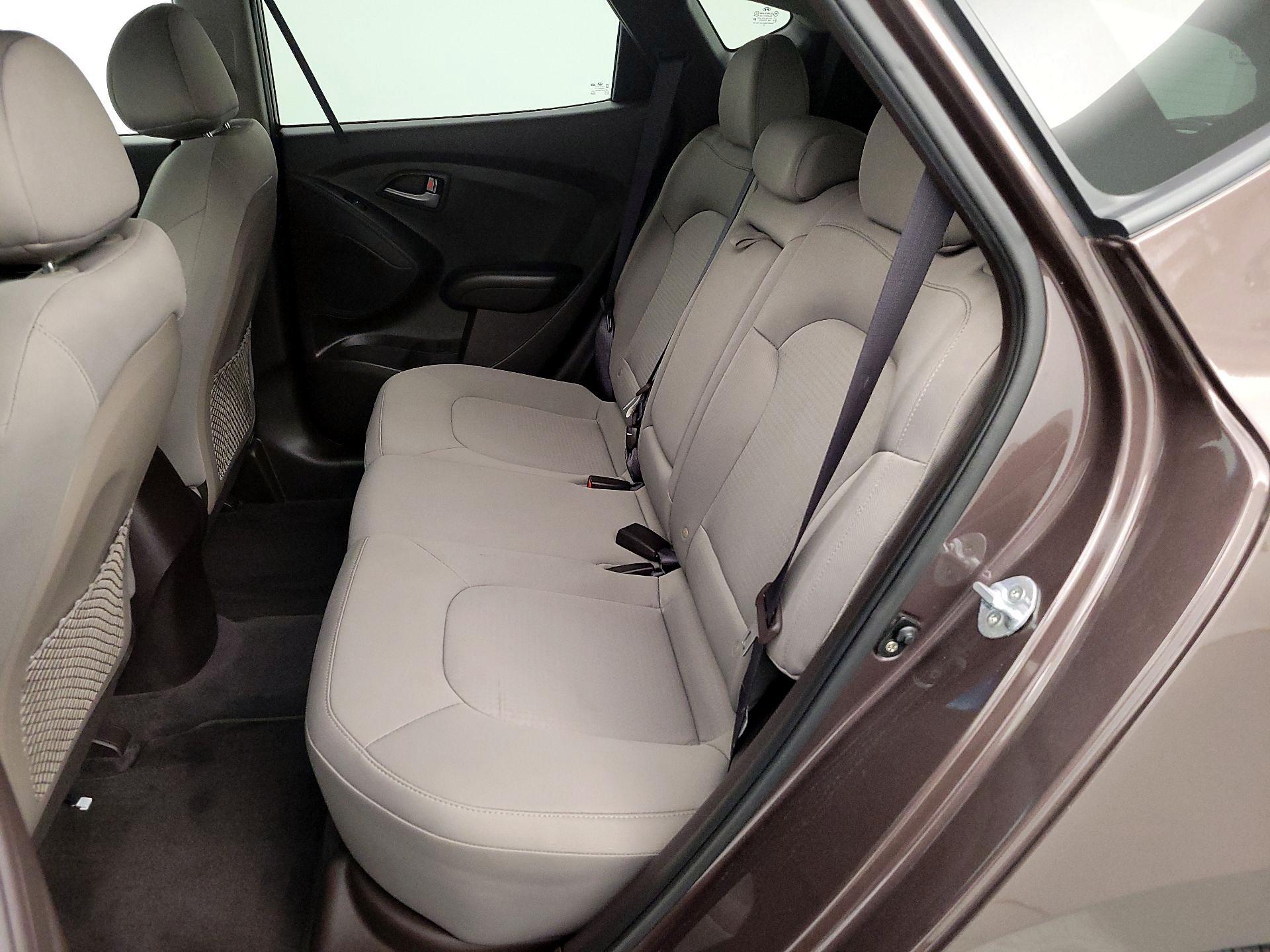 Thumbnail: 2014 Hyundai Tucson - 18