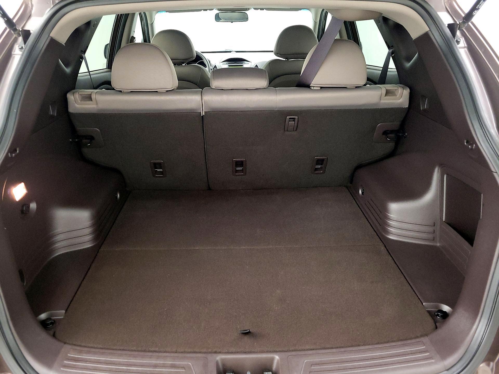 Thumbnail: 2014 Hyundai Tucson - 19